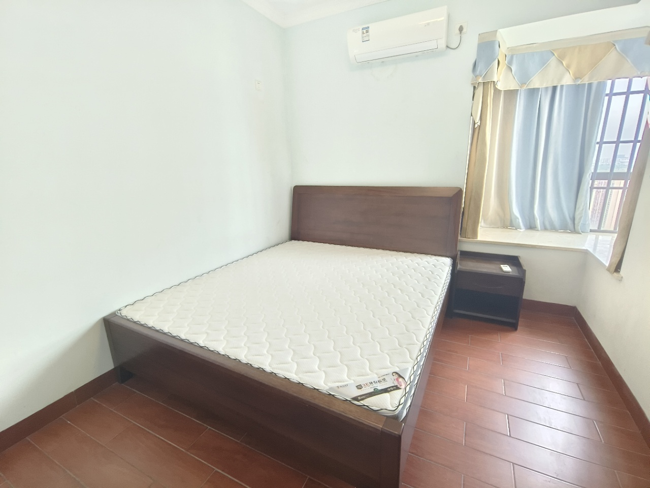 海岸豪庭  2室2厅1卫   2600.00元/月室内图