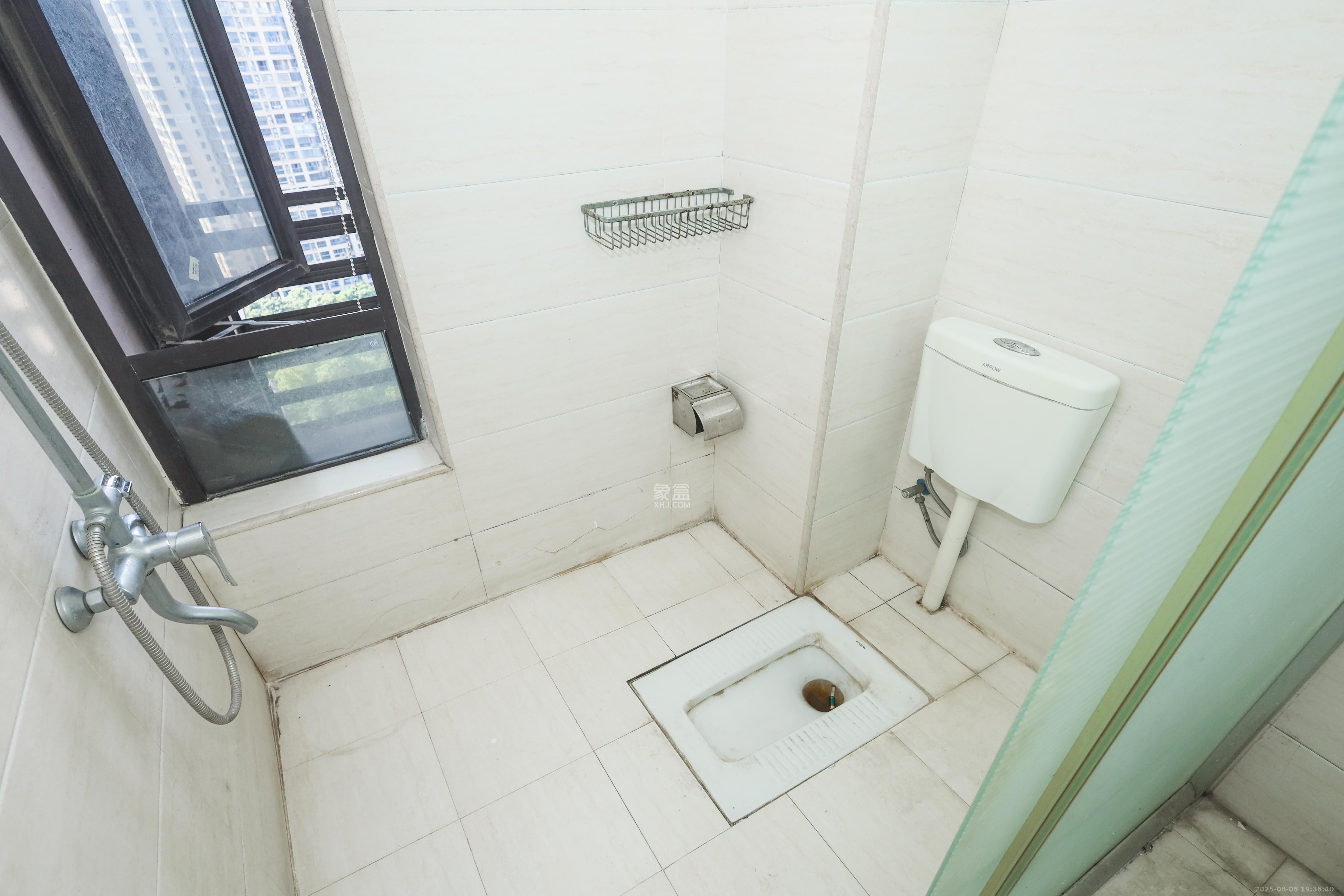 保利麓谷林语F区  3室2厅2卫    106.0万 保利麓谷林语F区  3室2厅2卫    106.0万卫生间