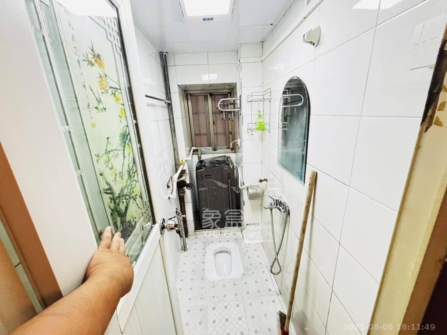 席草田散盘 1室1厅1卫 1400.0元/月 席草田散盘 1室1厅1卫 1400.0元/月室内图