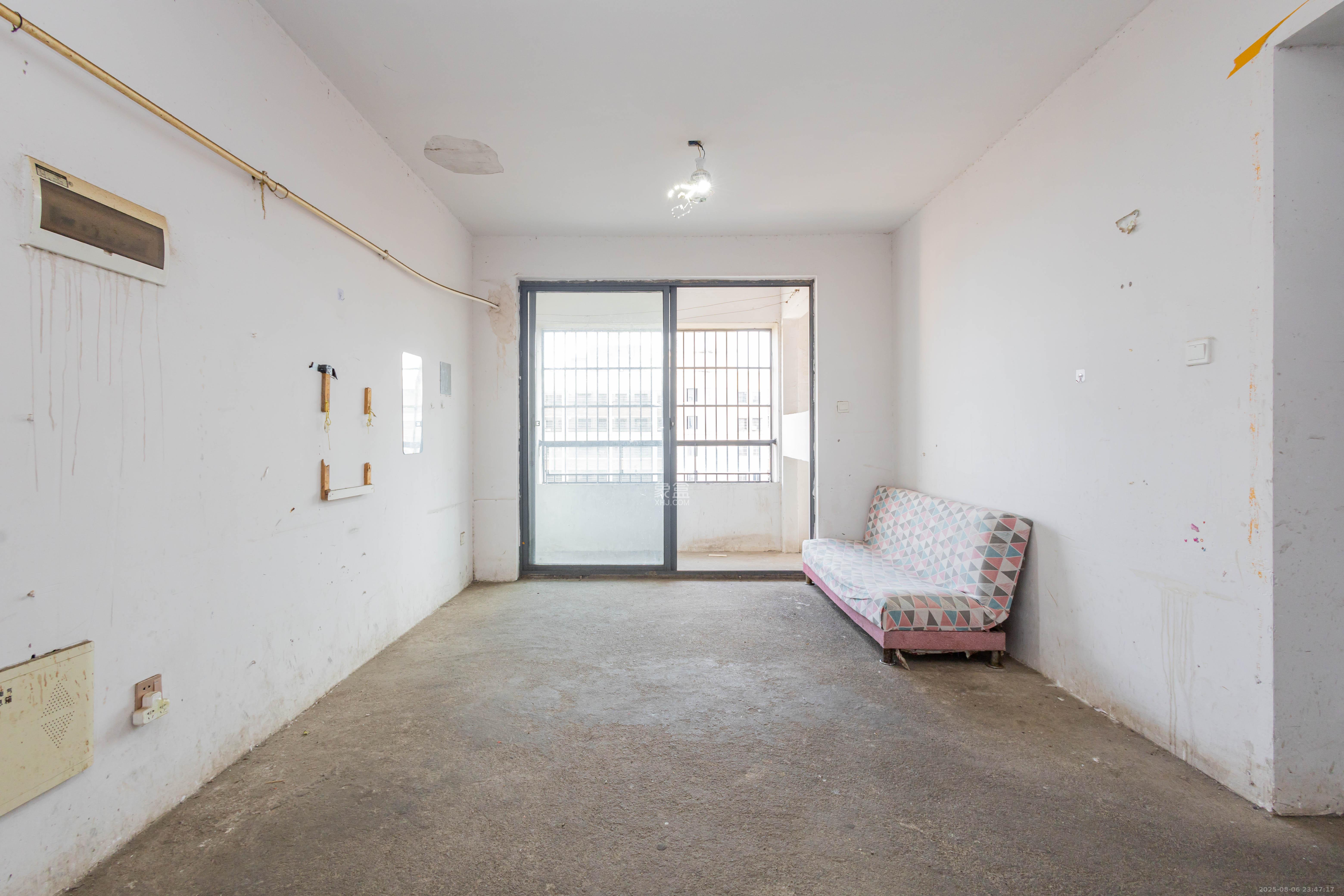 辉宏橄榄城  2室2厅1卫    41.8万 辉宏橄榄城  2室2厅1卫    41.8万客厅