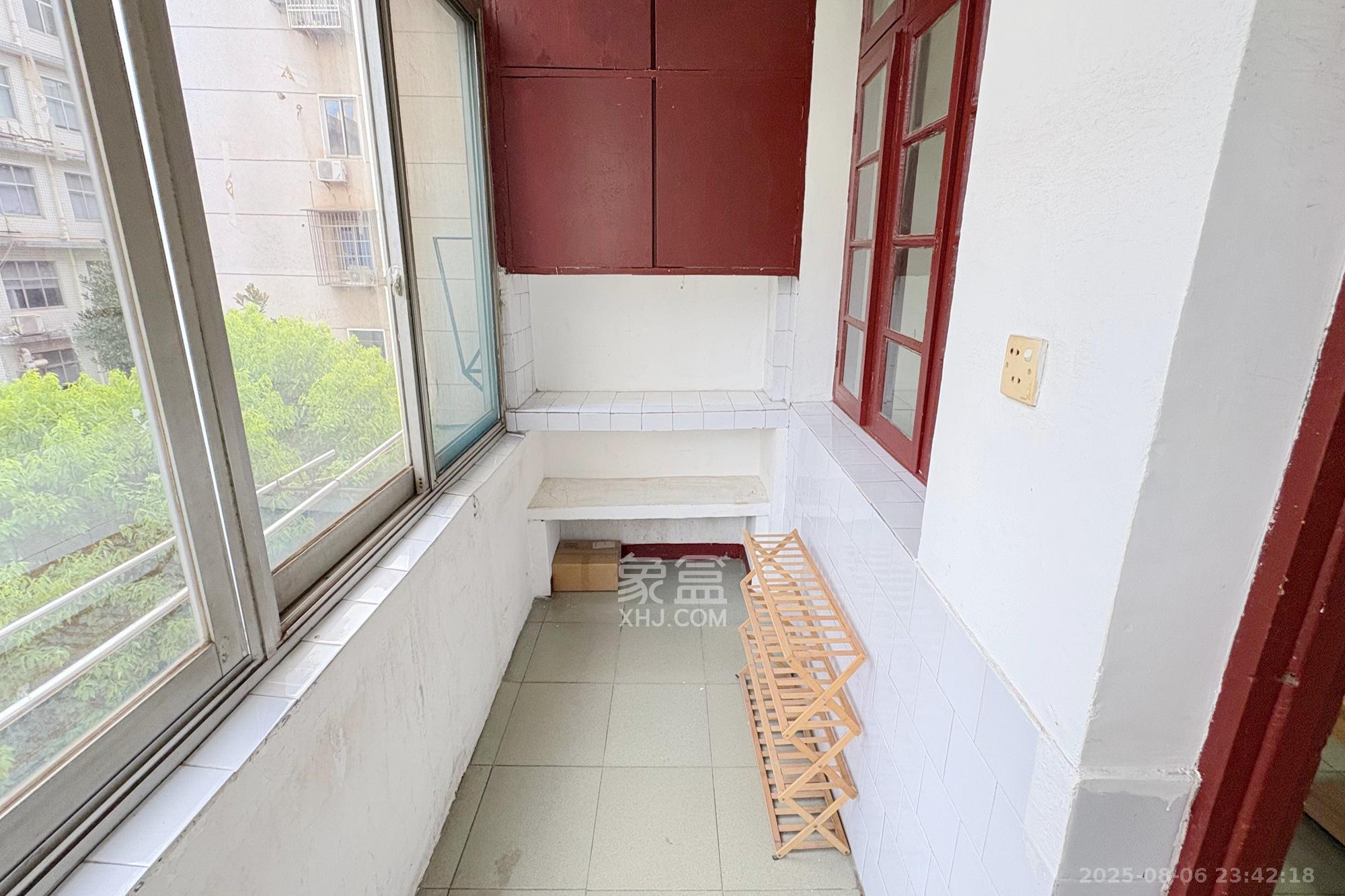 湖南省药品检验所  1室1厅1卫    29.0万 湖南省药品检验所  1室1厅1卫    29.0万阳台