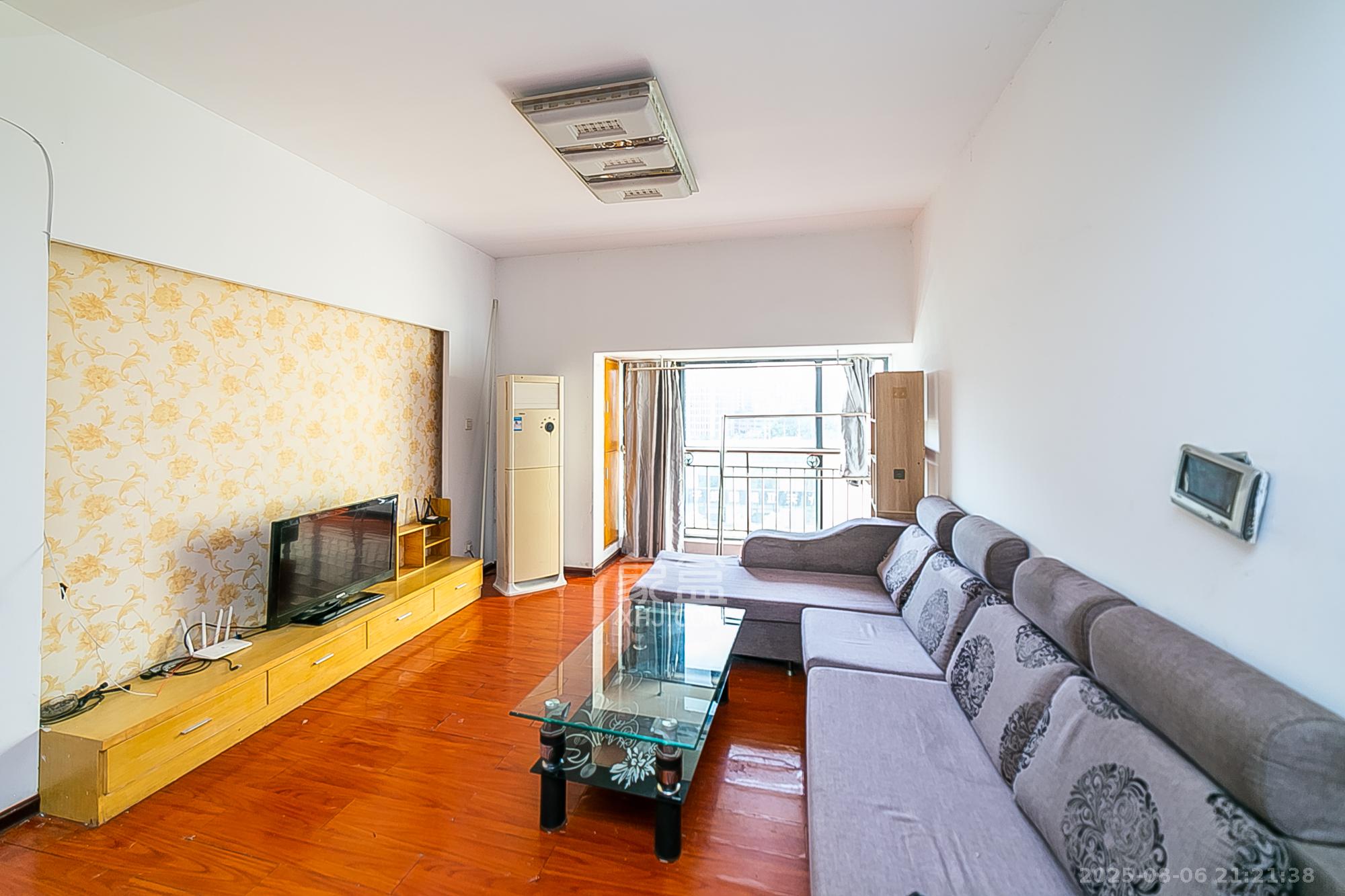 长盛岚庭  3室2厅1卫    80.0万 长盛岚庭  3室2厅1卫    80.0万客厅