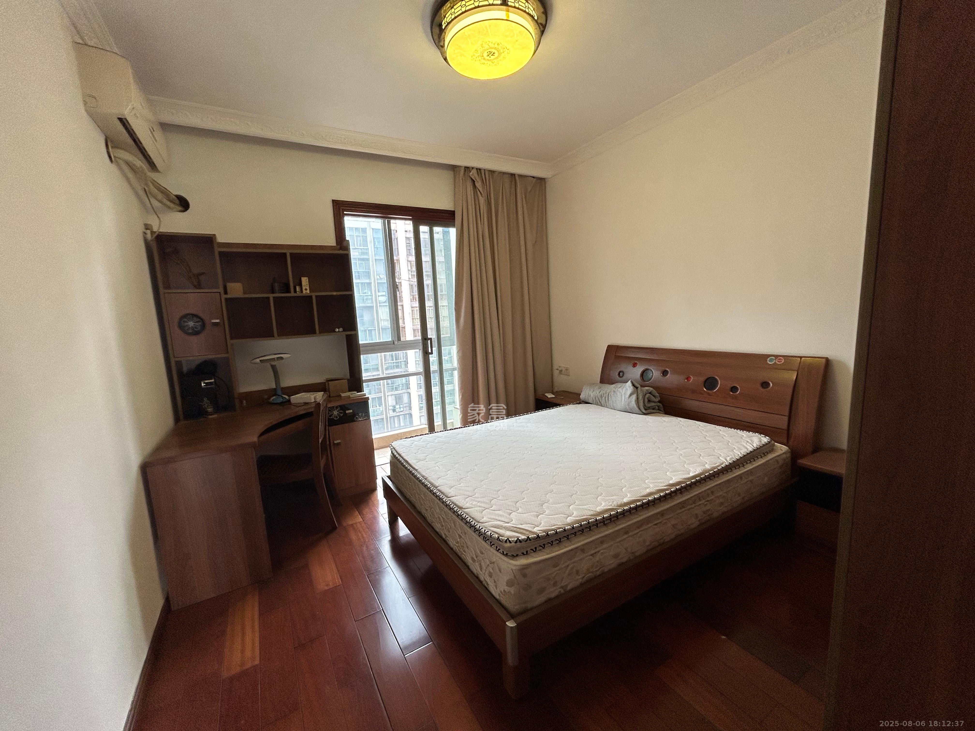 建鸿达华都(华都小户型及大华写字楼) 4室2厅3卫 7000.0元/月 建鸿达华都(华都小户型及大华写字楼) 4室2厅3卫 7000.0元/月室内图