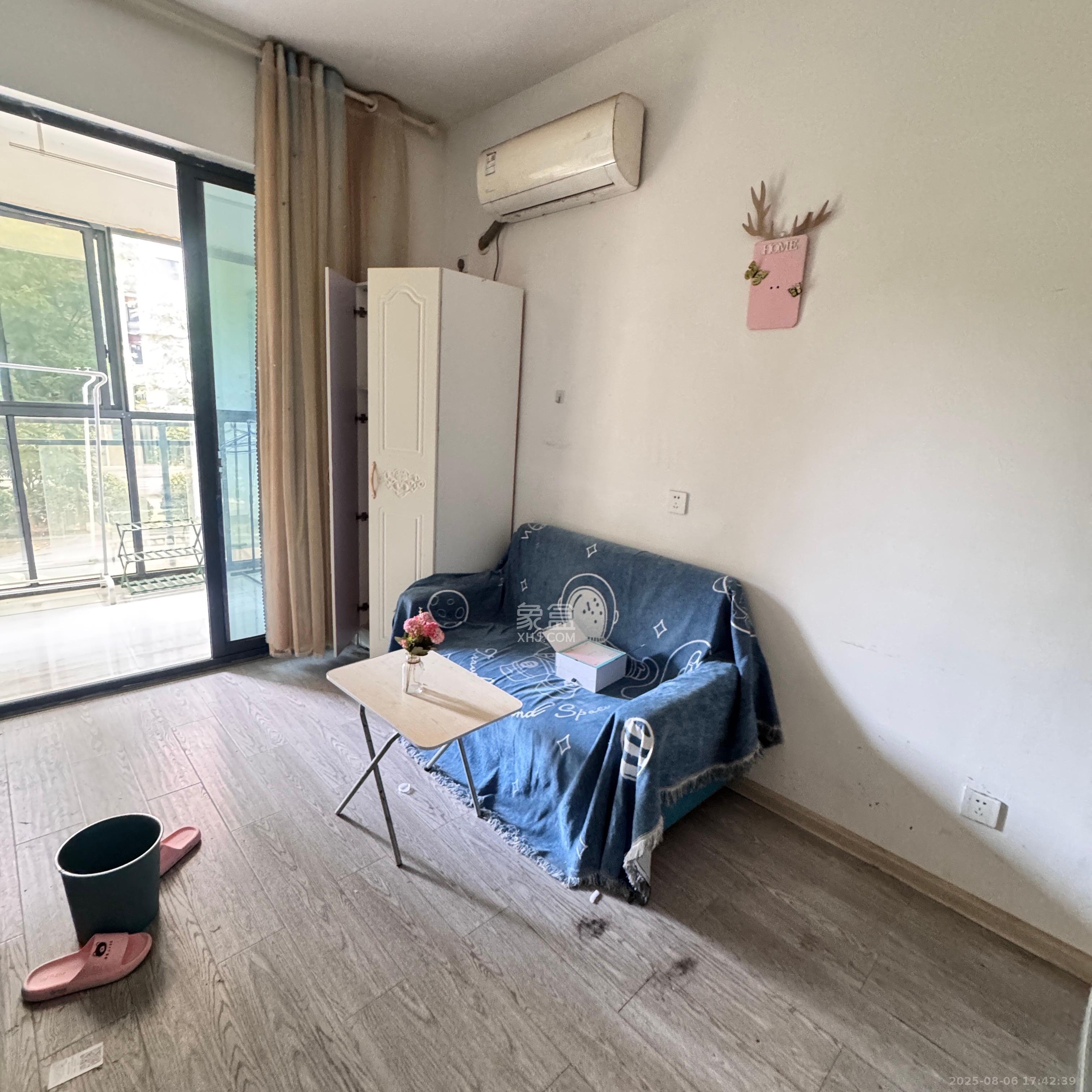 中南红领邦(红星嘉和苑) 1室1厅1卫 900.0元/月 中南红领邦(红星嘉和苑) 1室1厅1卫 900.0元/月室内图