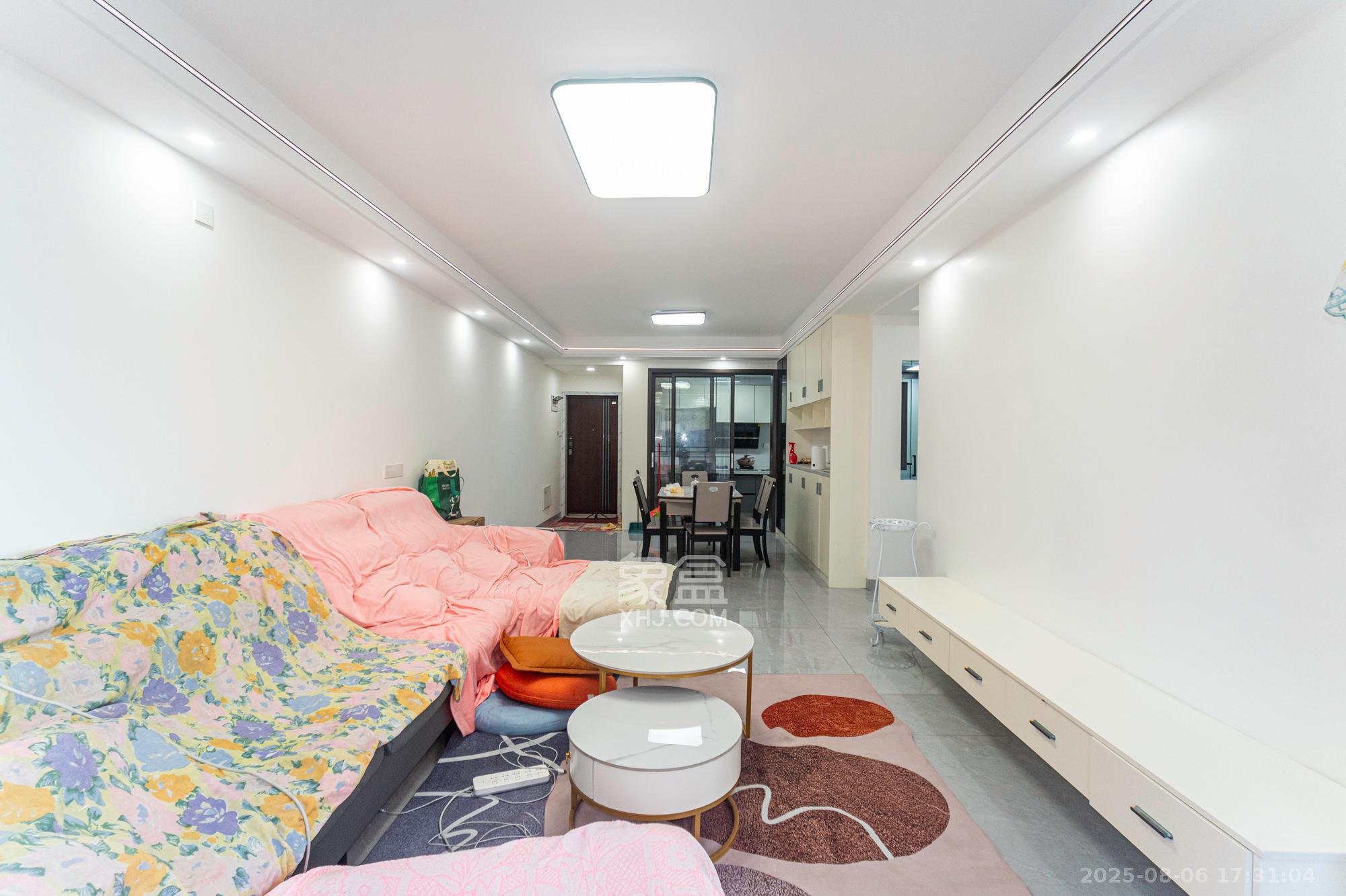 盛地东方芯府 3室2厅1卫 79.8万 盛地东方芯府 3室2厅1卫 79.8万客厅