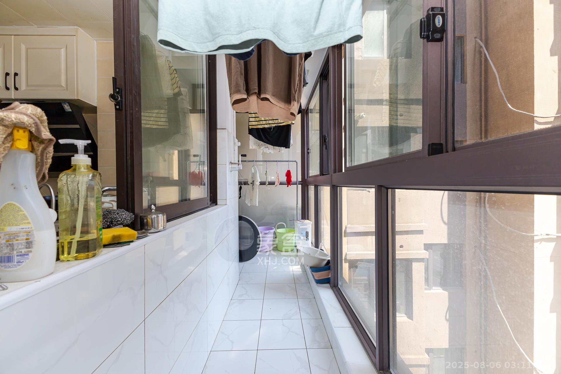 勤诚达境界城 3室2厅2卫 92.0万 勤诚达境界城 3室2厅2卫 92.0万阳台