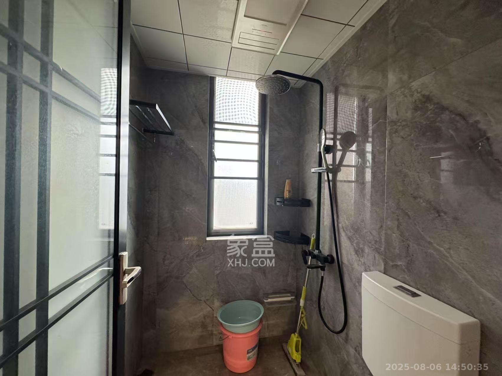 荣悦台 2室1厅1卫 3300.0元/月 荣悦台 2室1厅1卫 3300.0元/月室内图