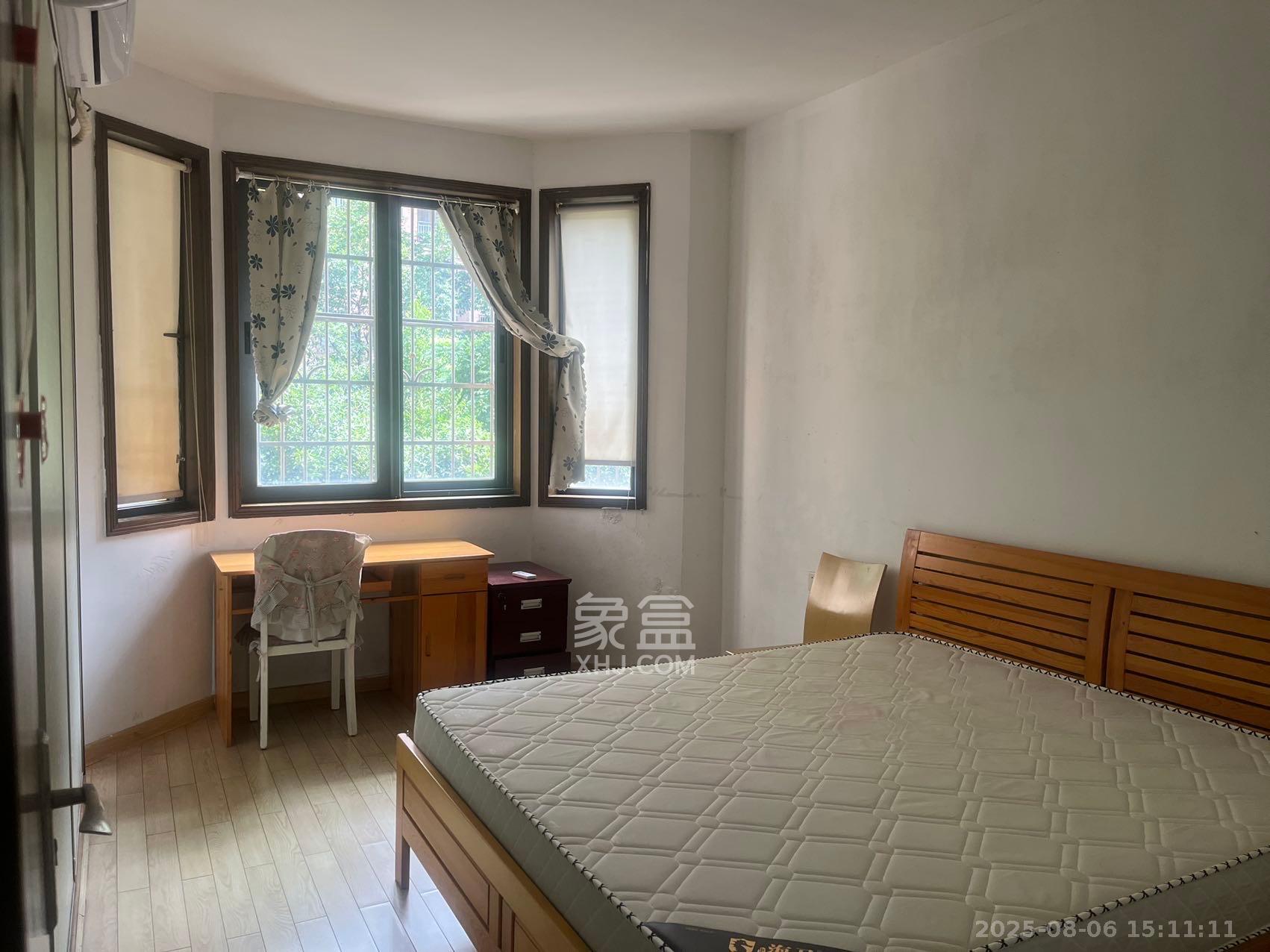 上海城小区 2室2厅1卫 2000.0元/月 上海城小区 2室2厅1卫 2000.0元/月室内图