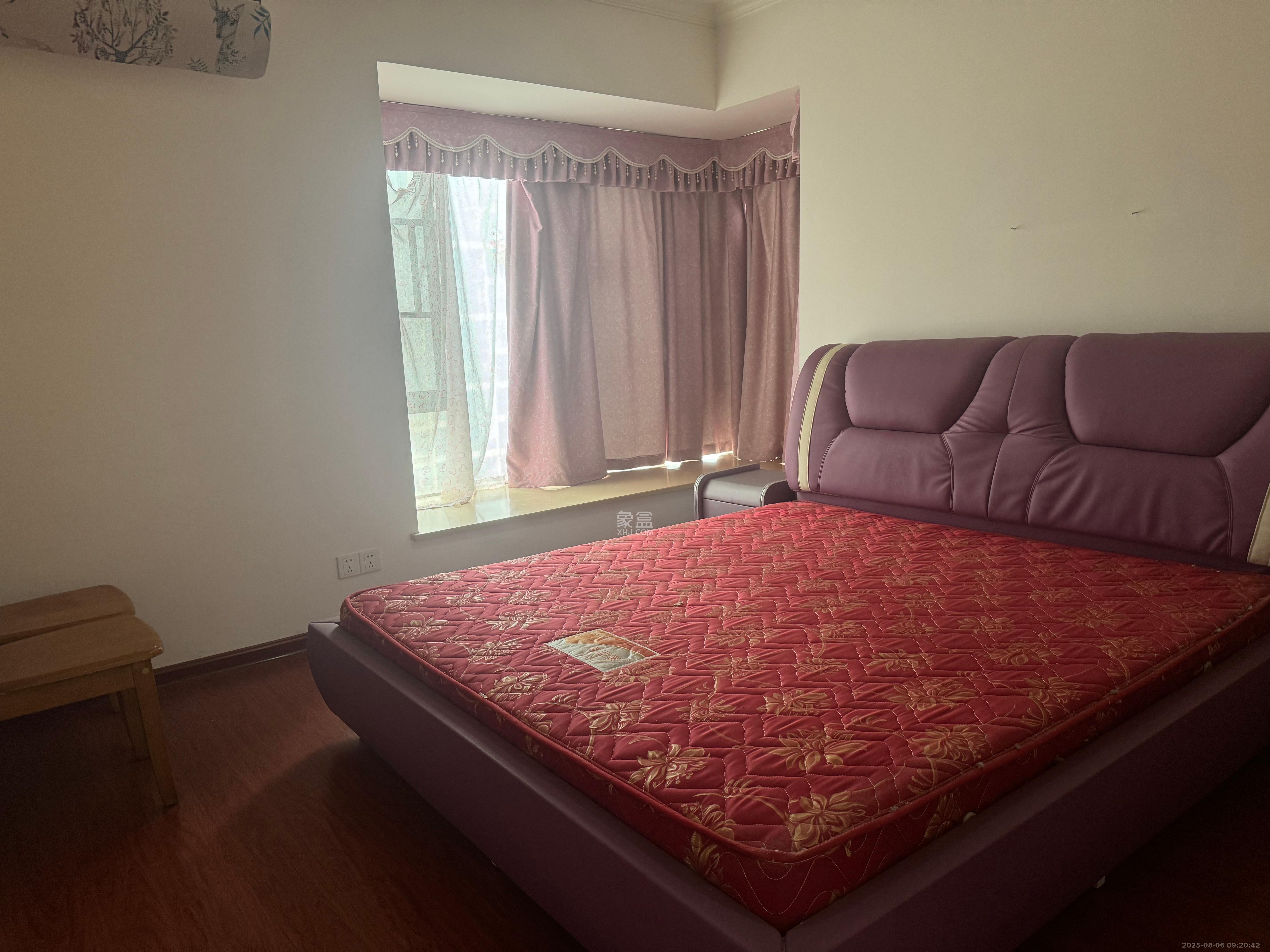 蓝山郡  4室2厅1卫    2500.0元/月室内图