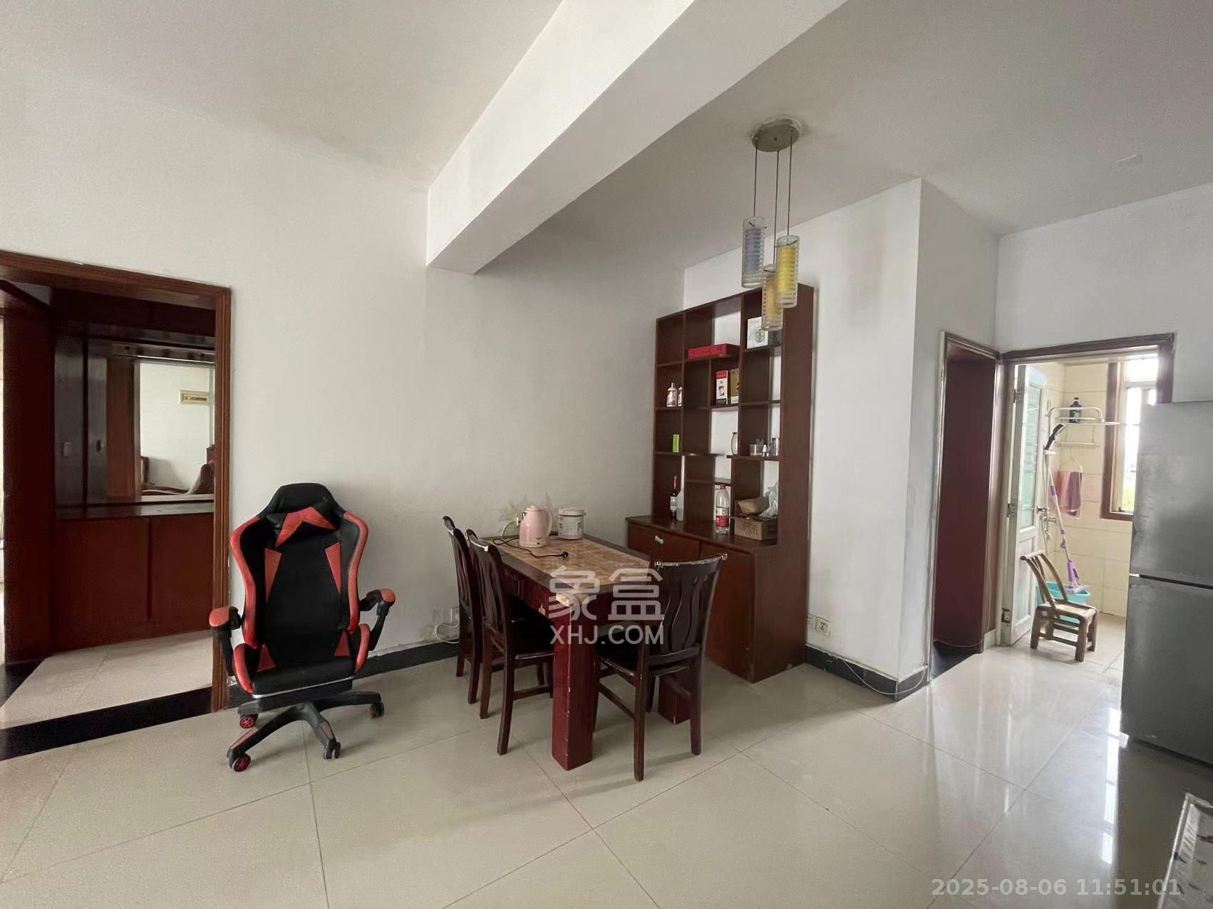 山水人家三期  3室2厅2卫    1500.0元/月 山水人家三期  3室2厅2卫    1500.0元/月室内图