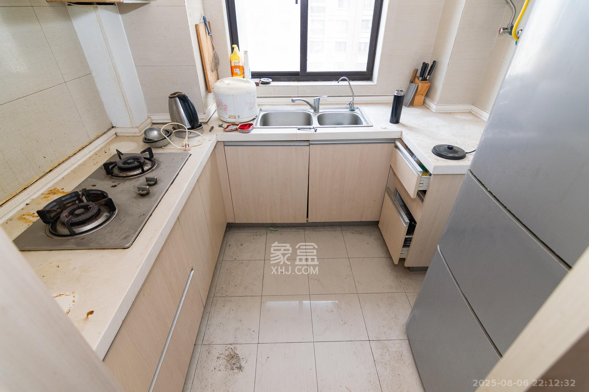 新城国际花都 3室2厅1卫 63.8万 新城国际花都 3室2厅1卫 63.8万厨房