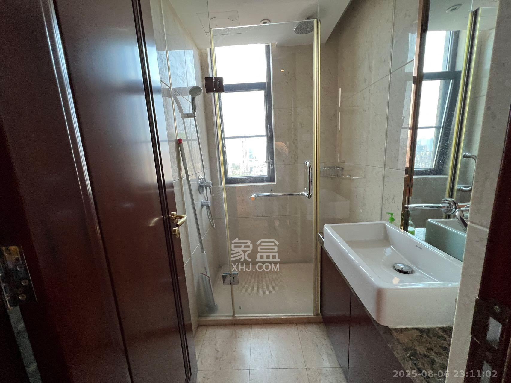 运达中央广场一、二期 3室2厅2卫 8500.0元/月 运达中央广场一、二期 3室2厅2卫 8500.0元/月室内图