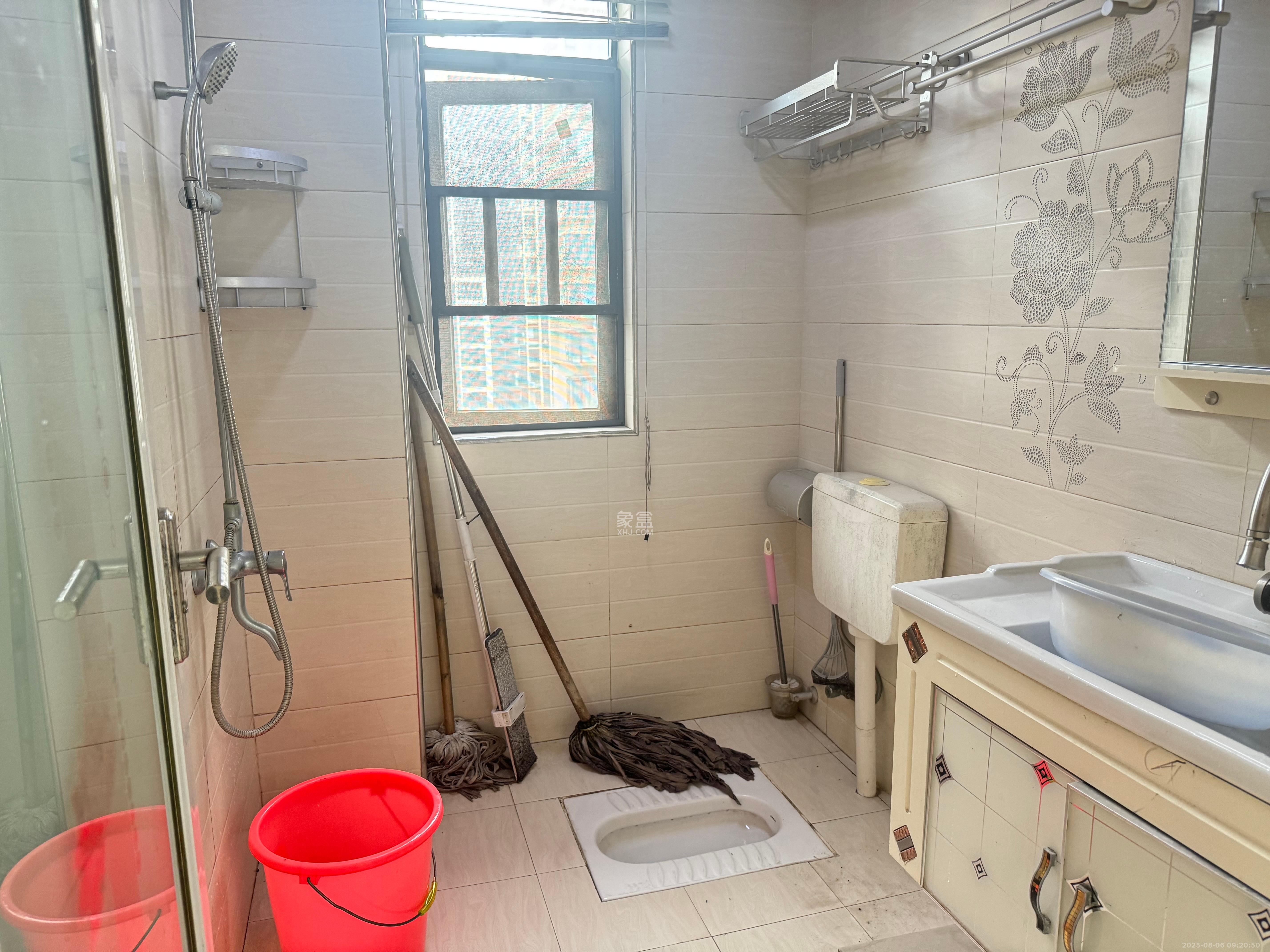 蓝山郡  4室2厅1卫    2500.0元/月室内图