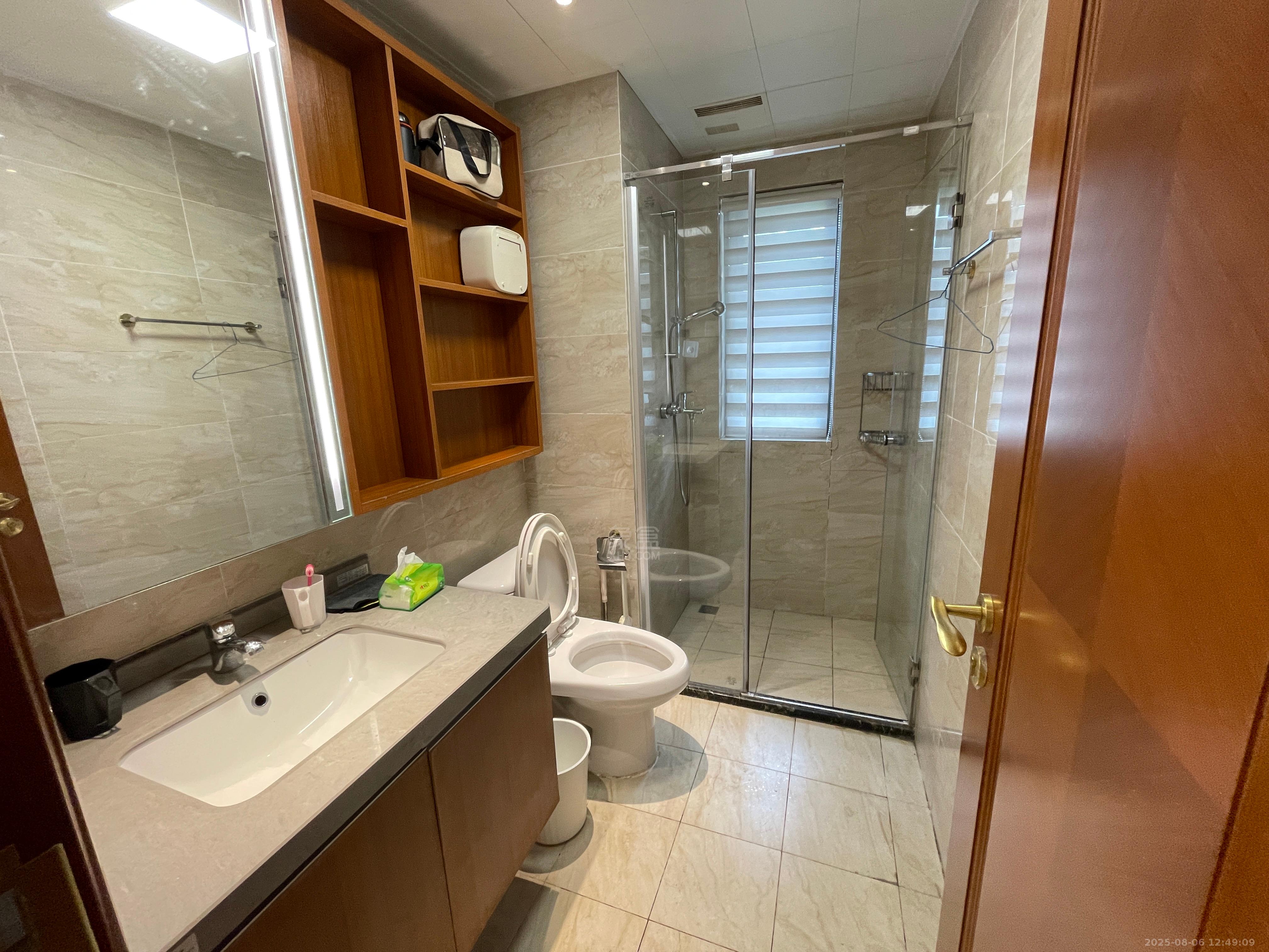 恒大华府 3室2厅2卫 2200.0元/月 恒大华府 3室2厅2卫 2200.0元/月室内图