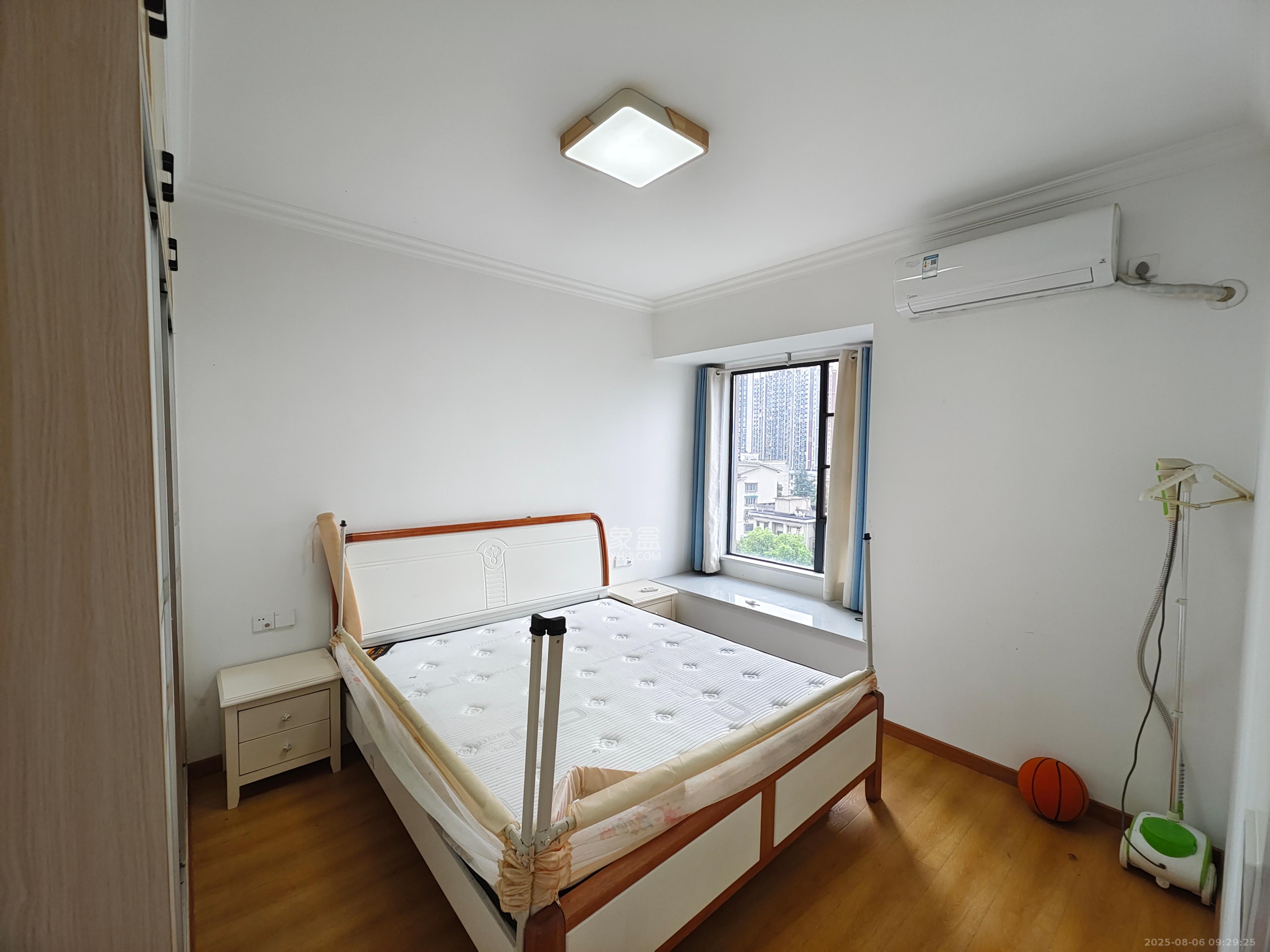 建发中央悦府 3室2厅1卫 2800.0元/月 建发中央悦府 3室2厅1卫 2800.0元/月室内图