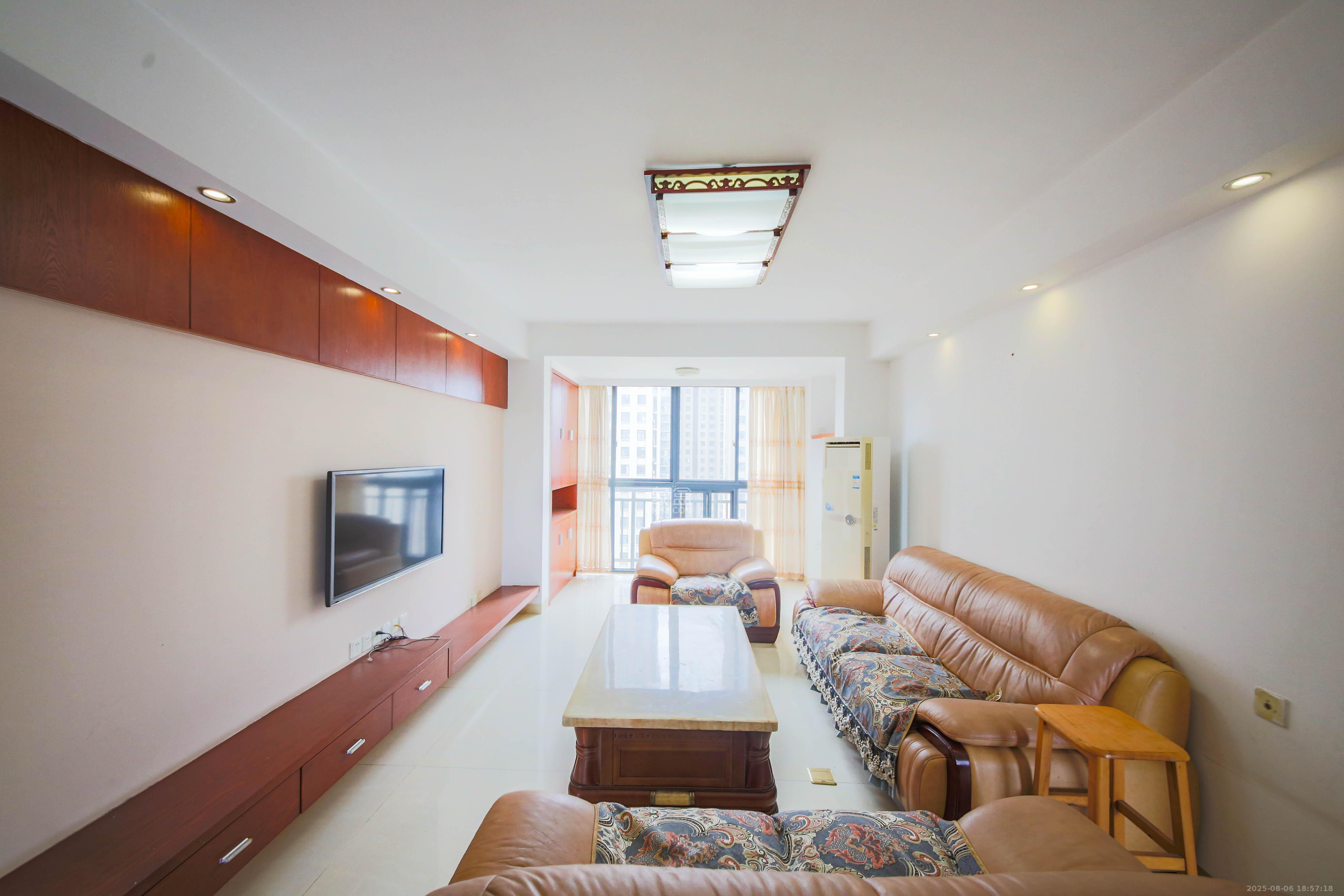 青园 3室2厅2卫 140.0万 青园 3室2厅2卫 140.0万客厅