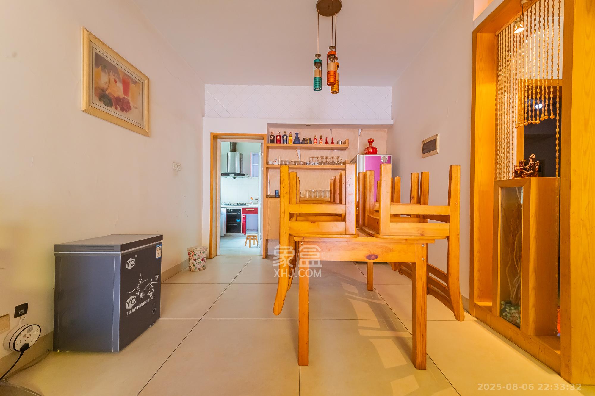 广泰家园  3室2厅2卫    63.6万 广泰家园  3室2厅2卫    63.6万客厅