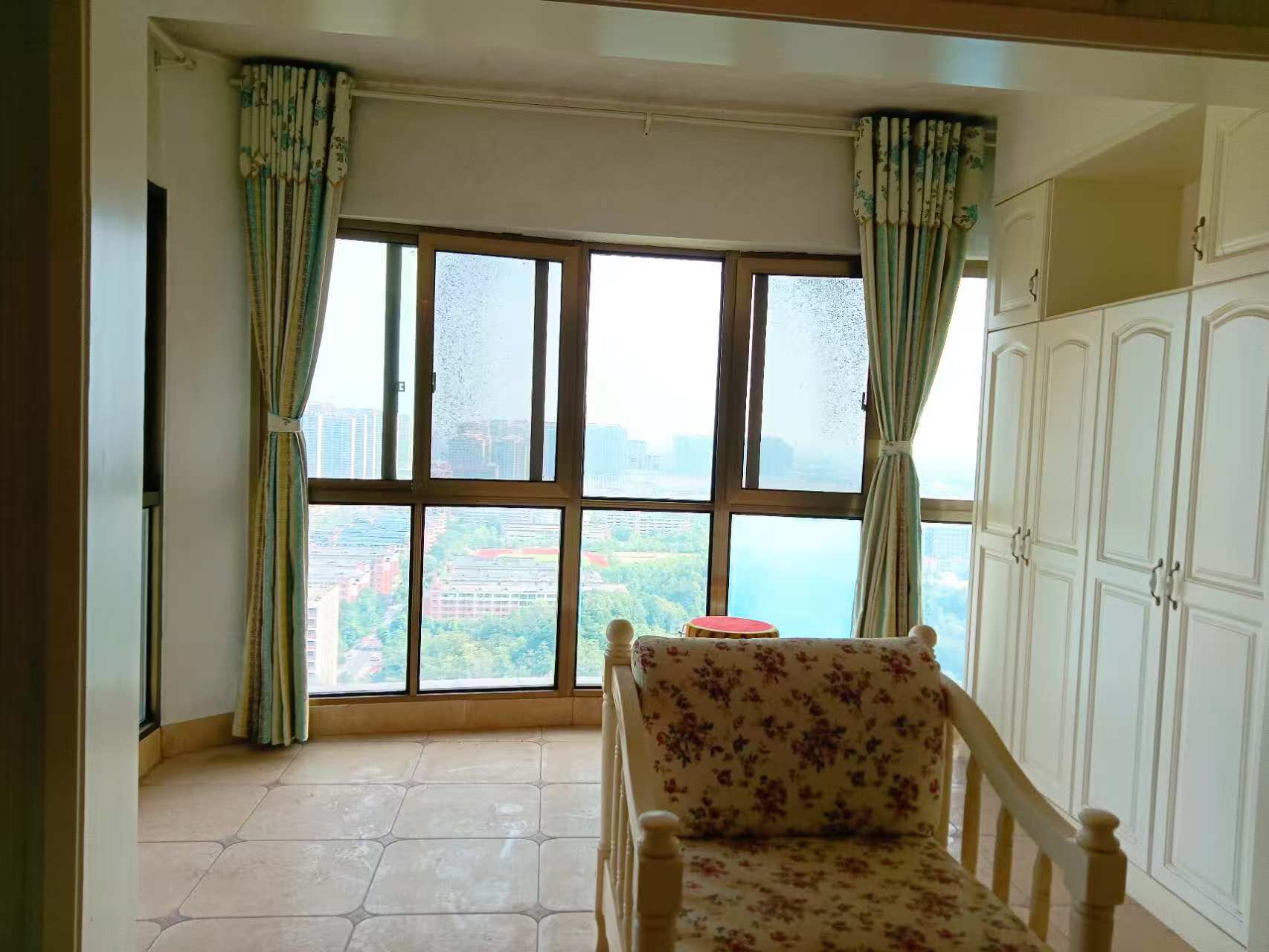 碧桂园 3室1厅2卫 1800.0元/月 碧桂园 3室1厅2卫 1800.0元/月室内图