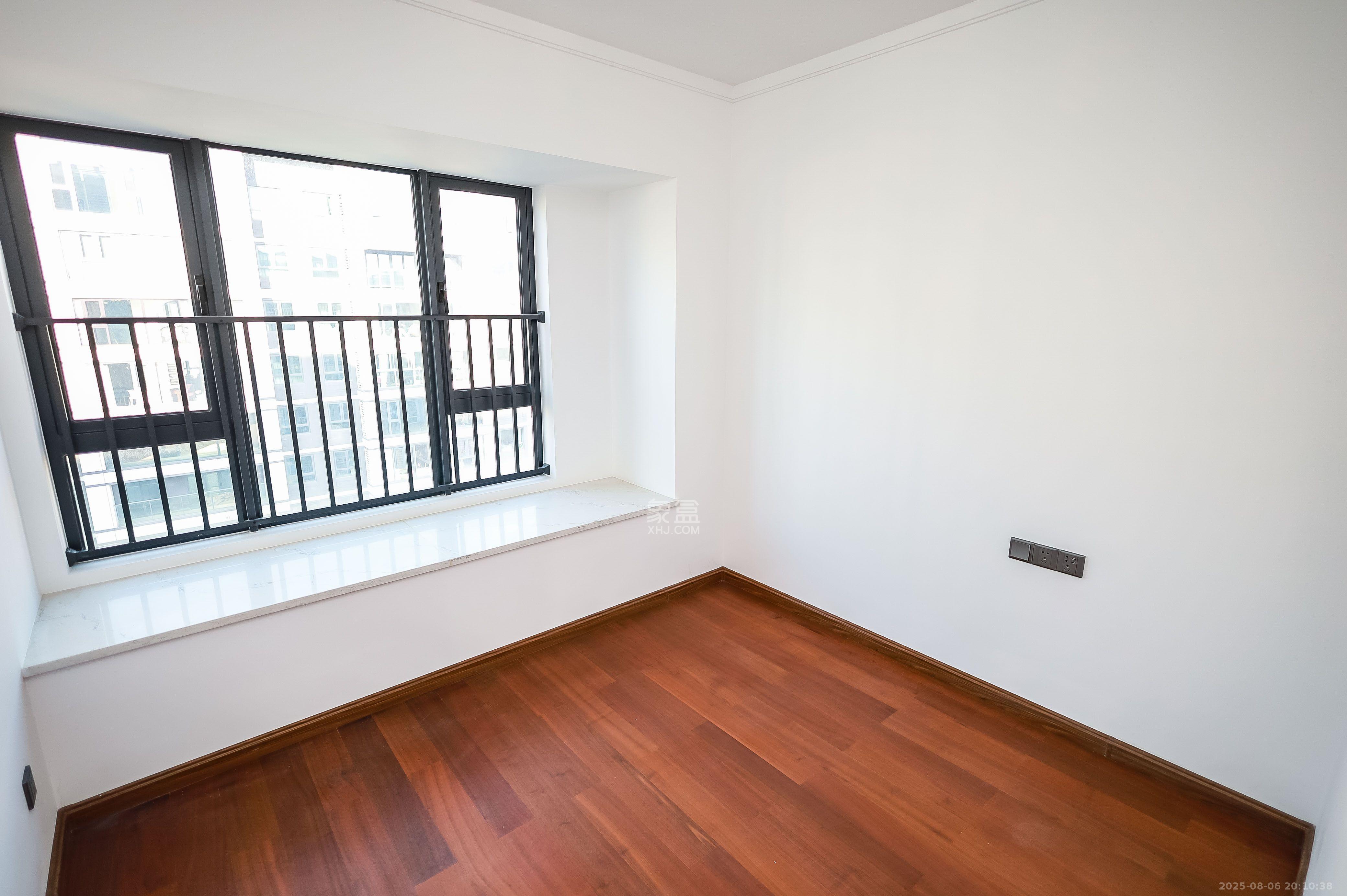 招商雍山湖 4室2厅2卫 3600.0元/月 招商雍山湖 4室2厅2卫 3600.0元/月室内图