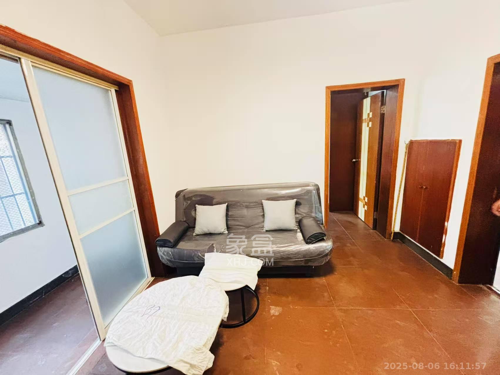 席草田散盘 1室1厅1卫 1400.0元/月 席草田散盘 1室1厅1卫 1400.0元/月小区图