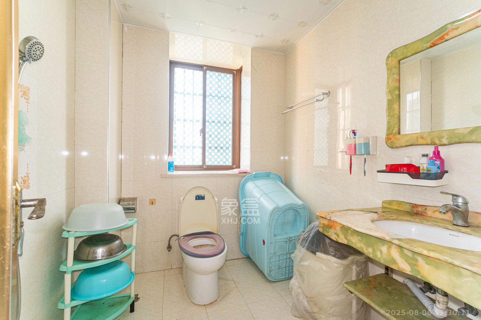 四季星城  3室2厅2卫    66.0万 四季星城  3室2厅2卫    66.0万卫生间