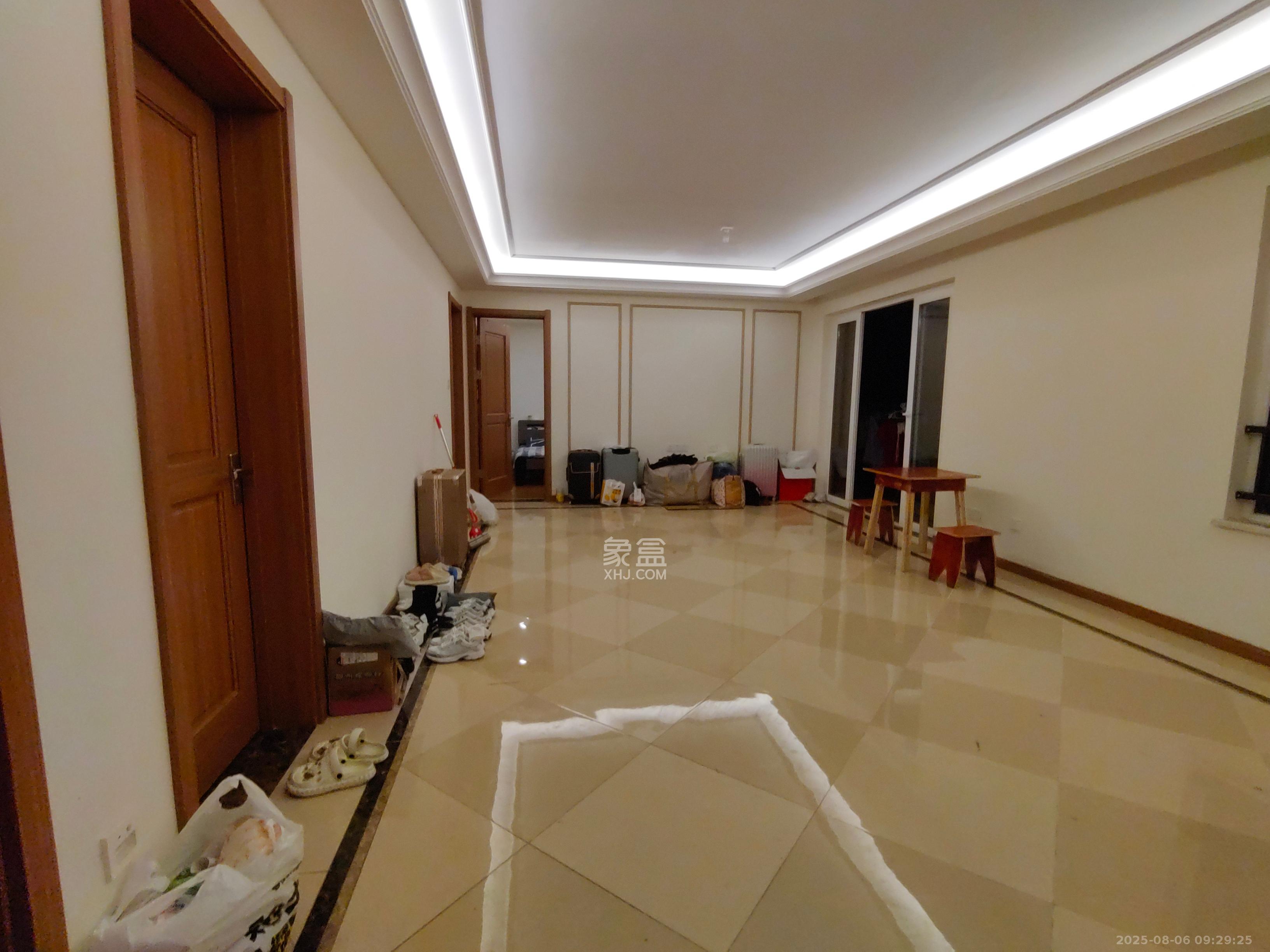 金科集美天辰  3室2厅2卫    2300.0元/月 金科集美天辰  3室2厅2卫    2300.0元/月