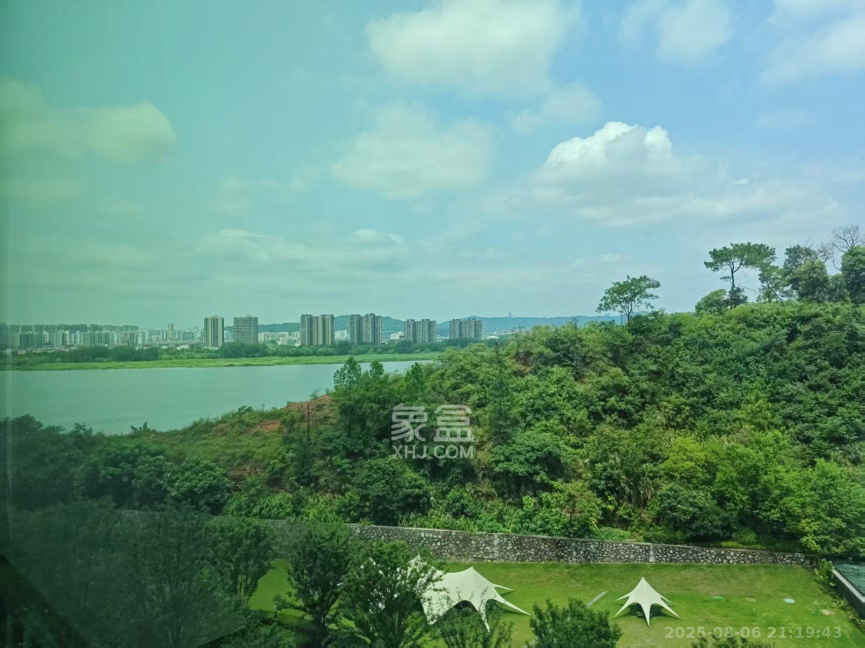 中海阅湘台  5室2厅3卫   718.00万室内图1