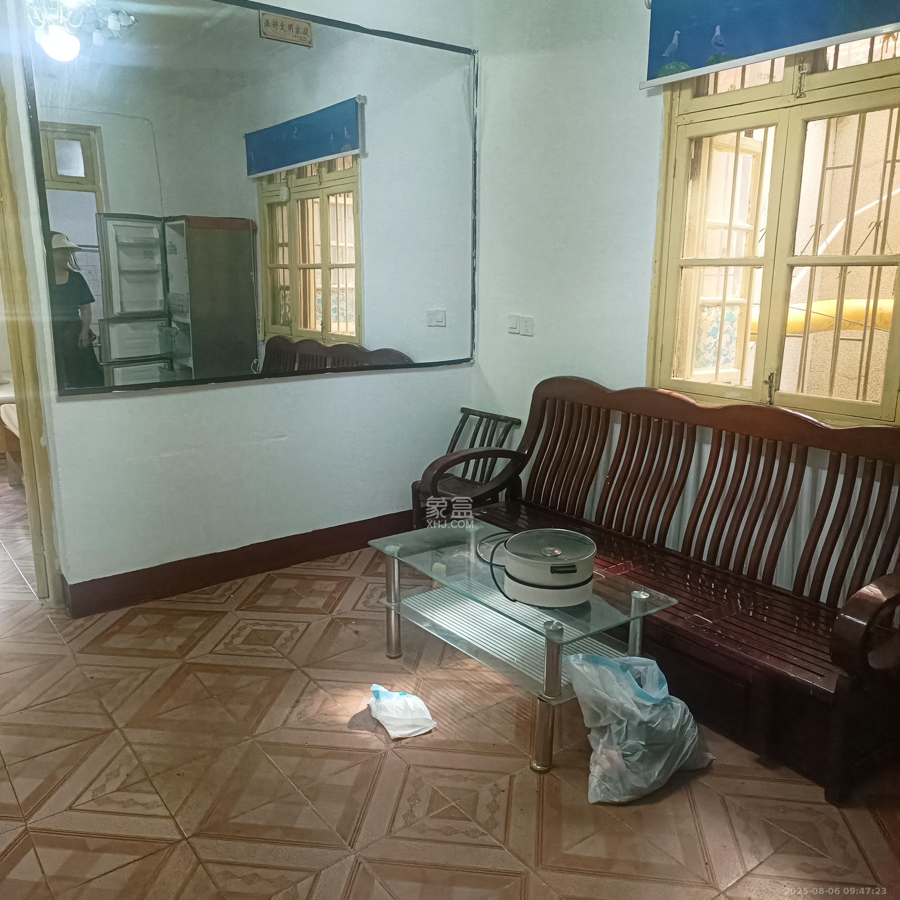 省公路局宿舍 2室1厅1卫 2100.0元/月 省公路局宿舍 2室1厅1卫 2100.0元/月室内图