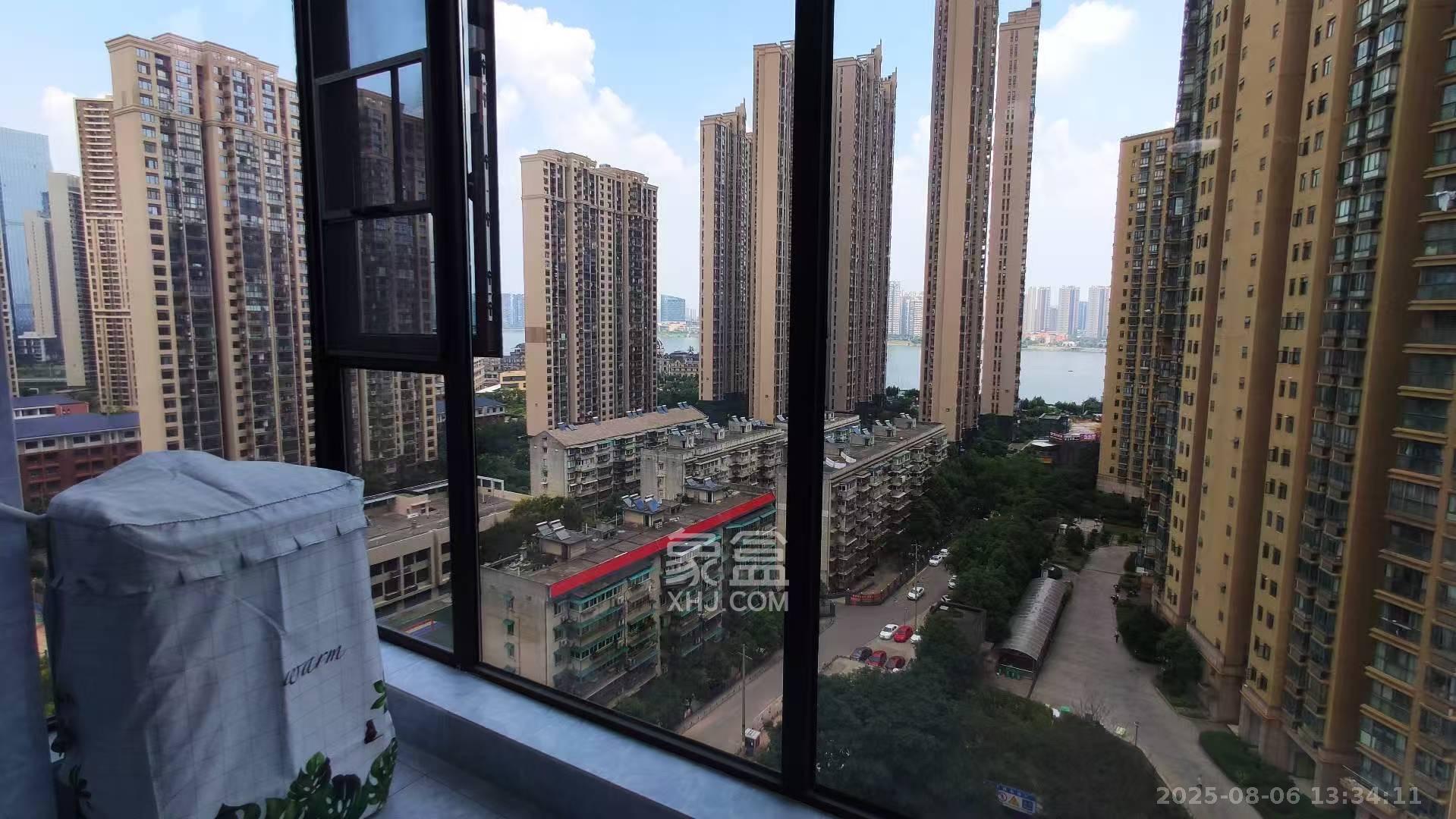 世茂铂翠湾四期（世茂悦享）  3室2厅1卫   3100.00元/月室内图