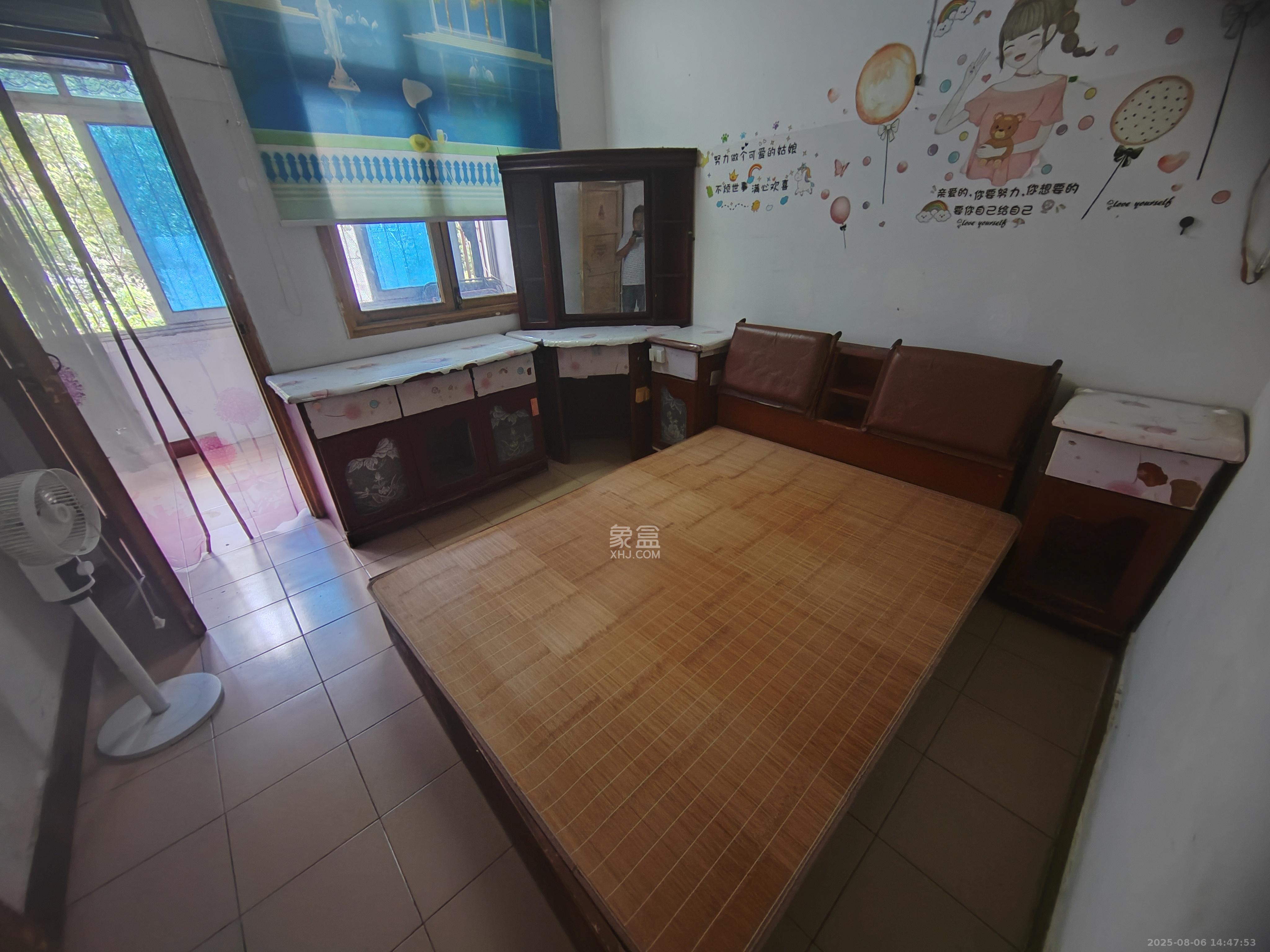 红花坡社区 1室1厅1卫 800.0元/月 红花坡社区 1室1厅1卫 800.0元/月室内图