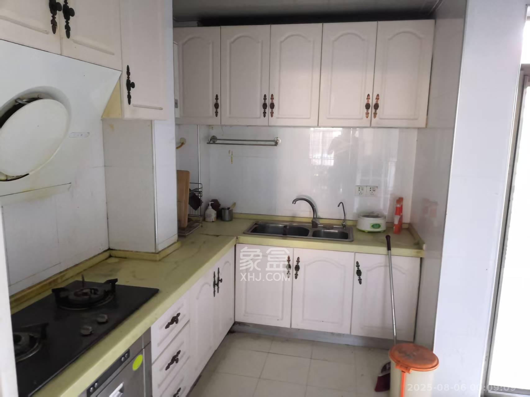 卓越蔚蓝海岸一期 3室2厅2卫 3200.0元/月 卓越蔚蓝海岸一期 3室2厅2卫 3200.0元/月室内图