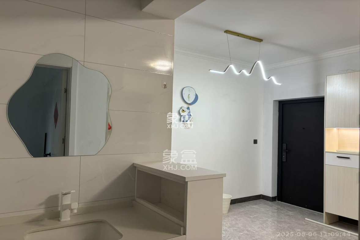 蔷薇国际 1室1厅1卫 1800.0元/月 蔷薇国际 1室1厅1卫 1800.0元/月室内图