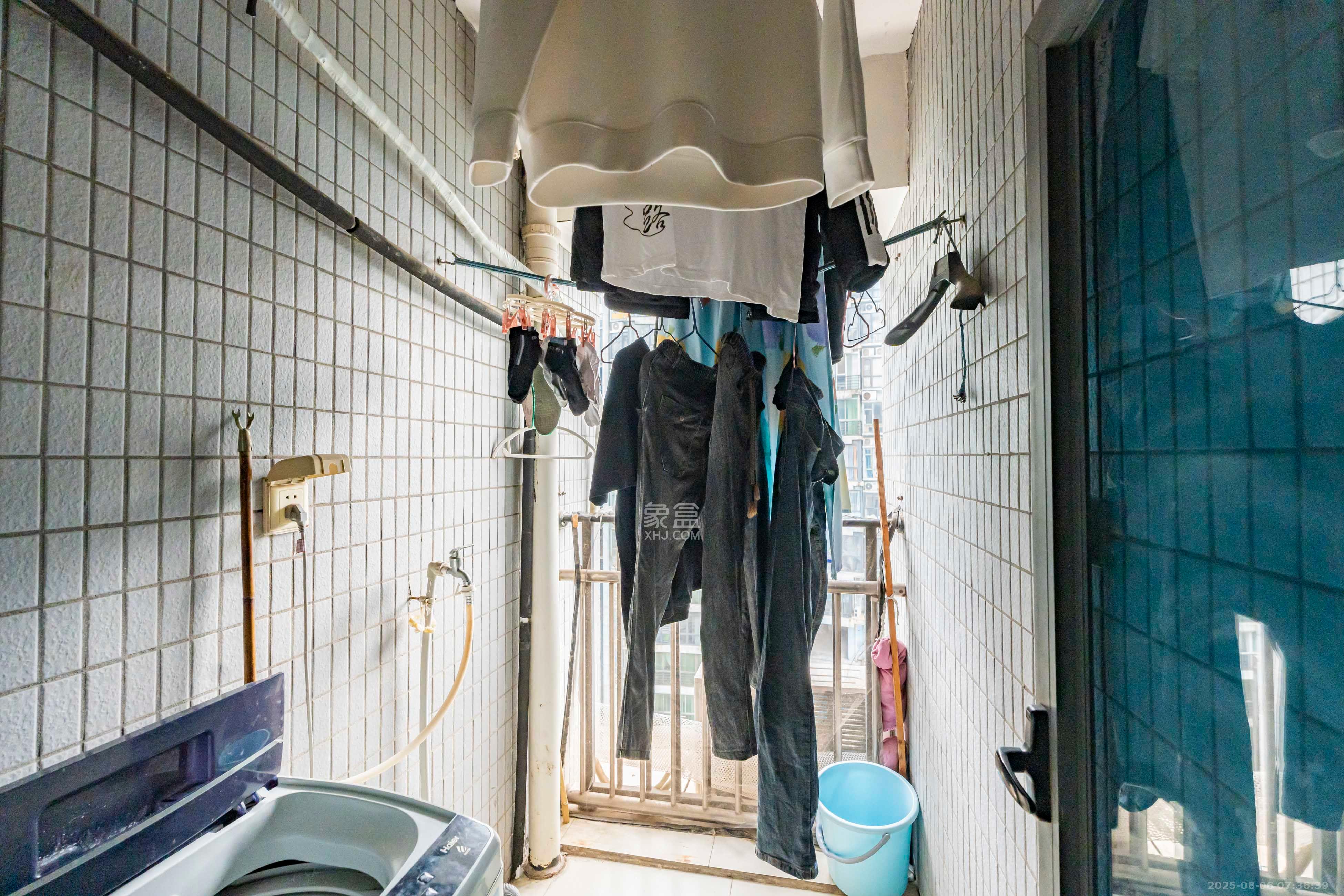 名富公寓  2室2厅1卫   2200.00元/月室内图