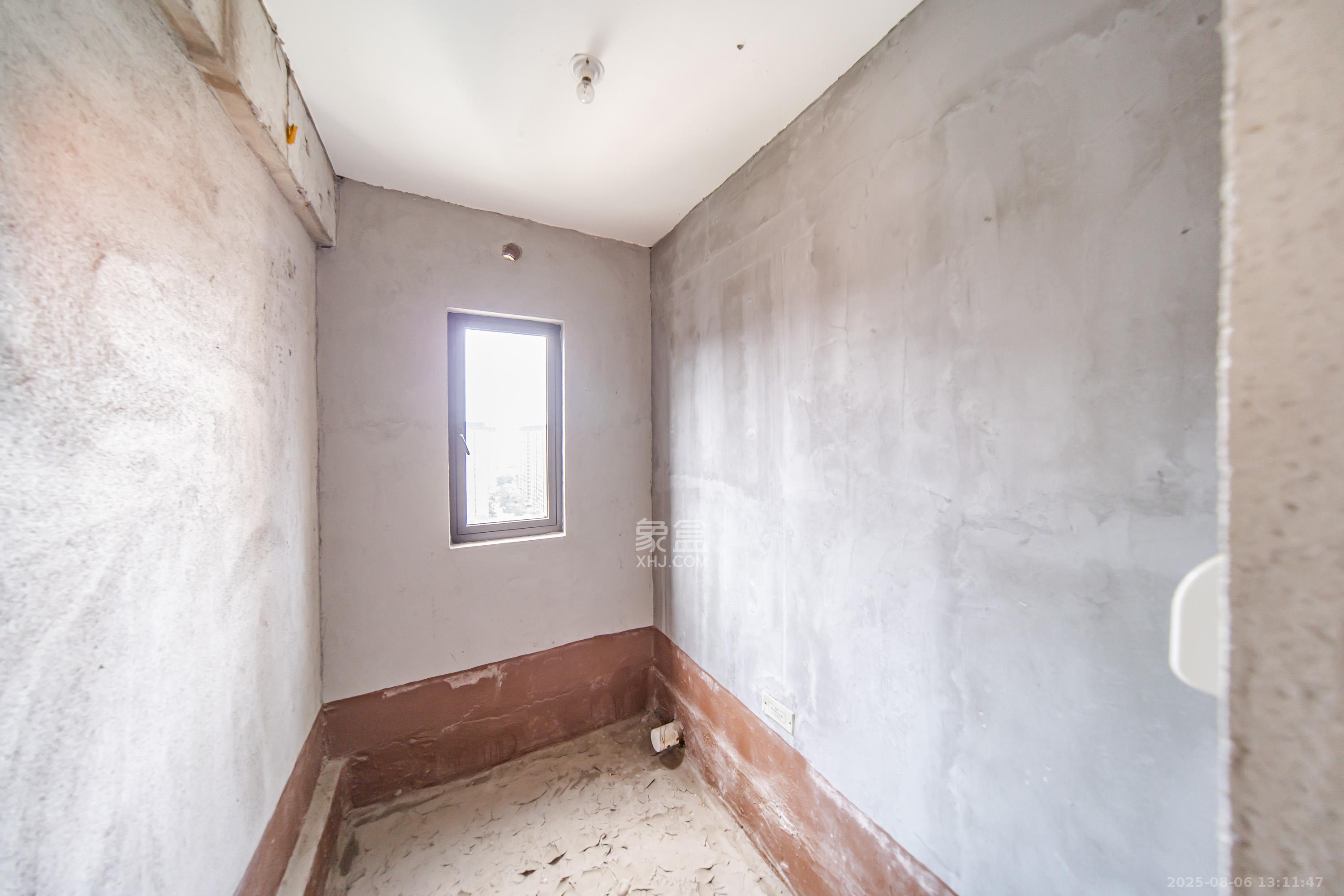 建发电建江山悦  4室2厅2卫    140.0万 建发电建江山悦  4室2厅2卫    140.0万卫生间