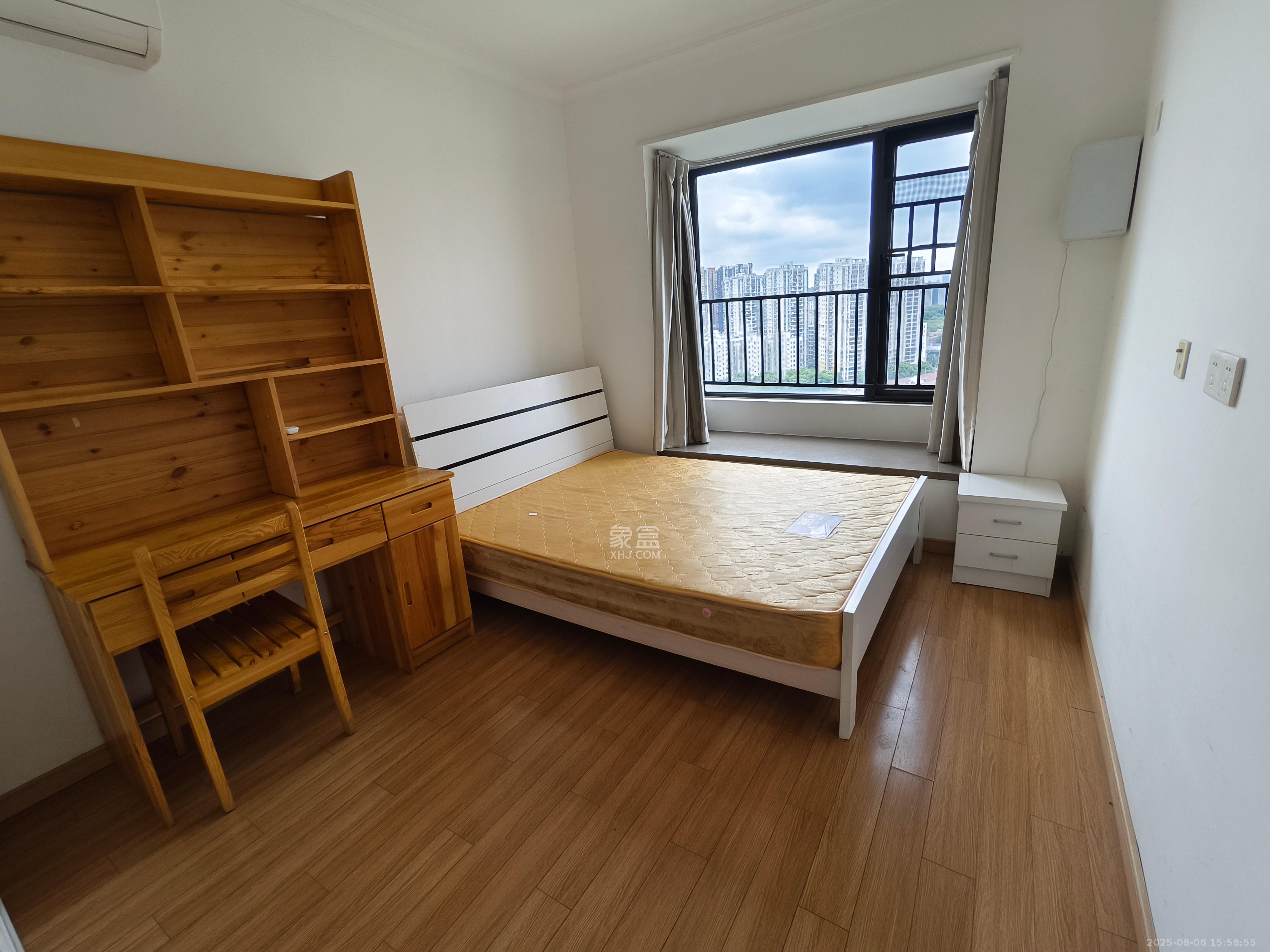 万科金域蓝湾  3室2厅2卫    2900.0元/月室内图