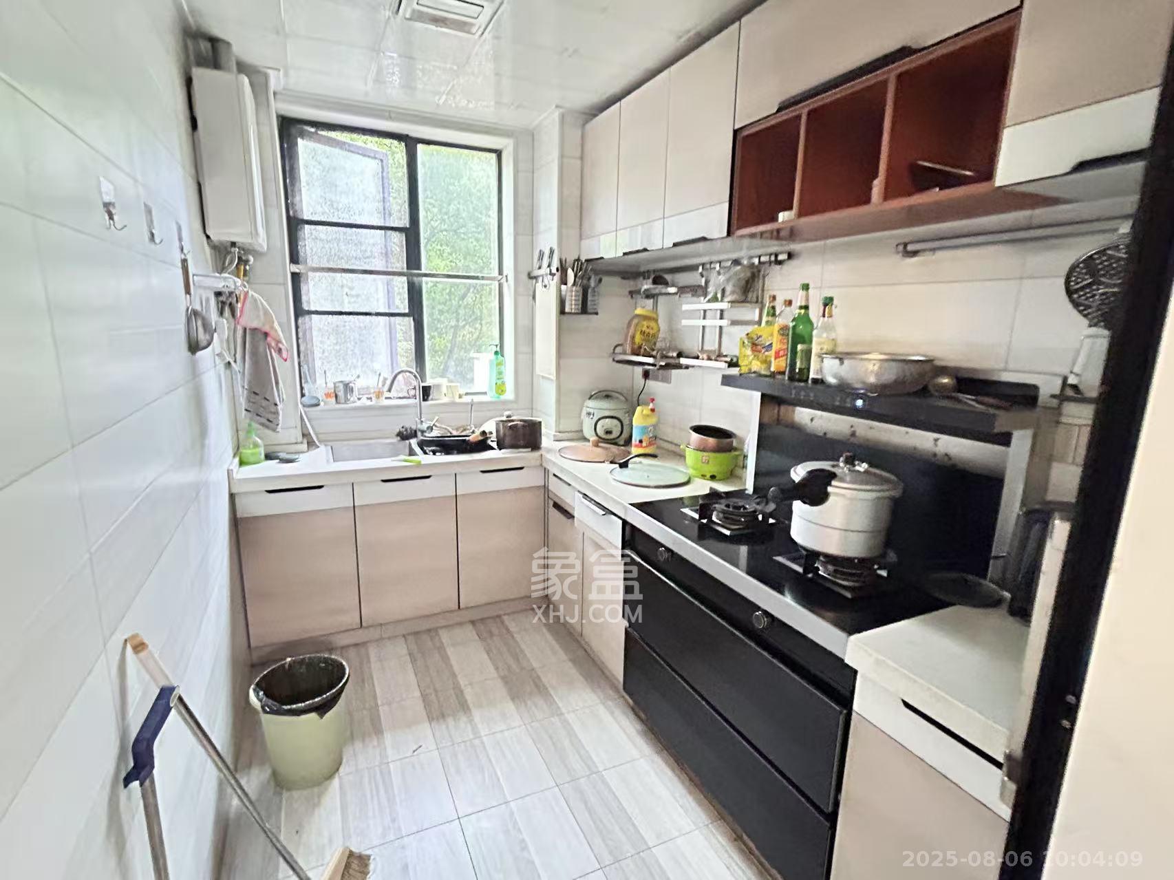 金谷豪庭 4室2厅2卫 2200.0元/月 金谷豪庭 4室2厅2卫 2200.0元/月室内图