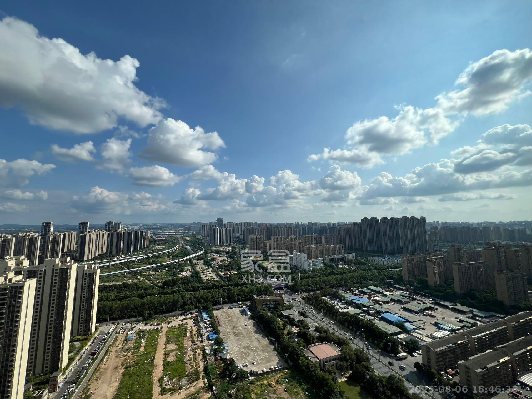 阳光城尚东湾嘉林苑  3室2厅1卫   2400.00元/月