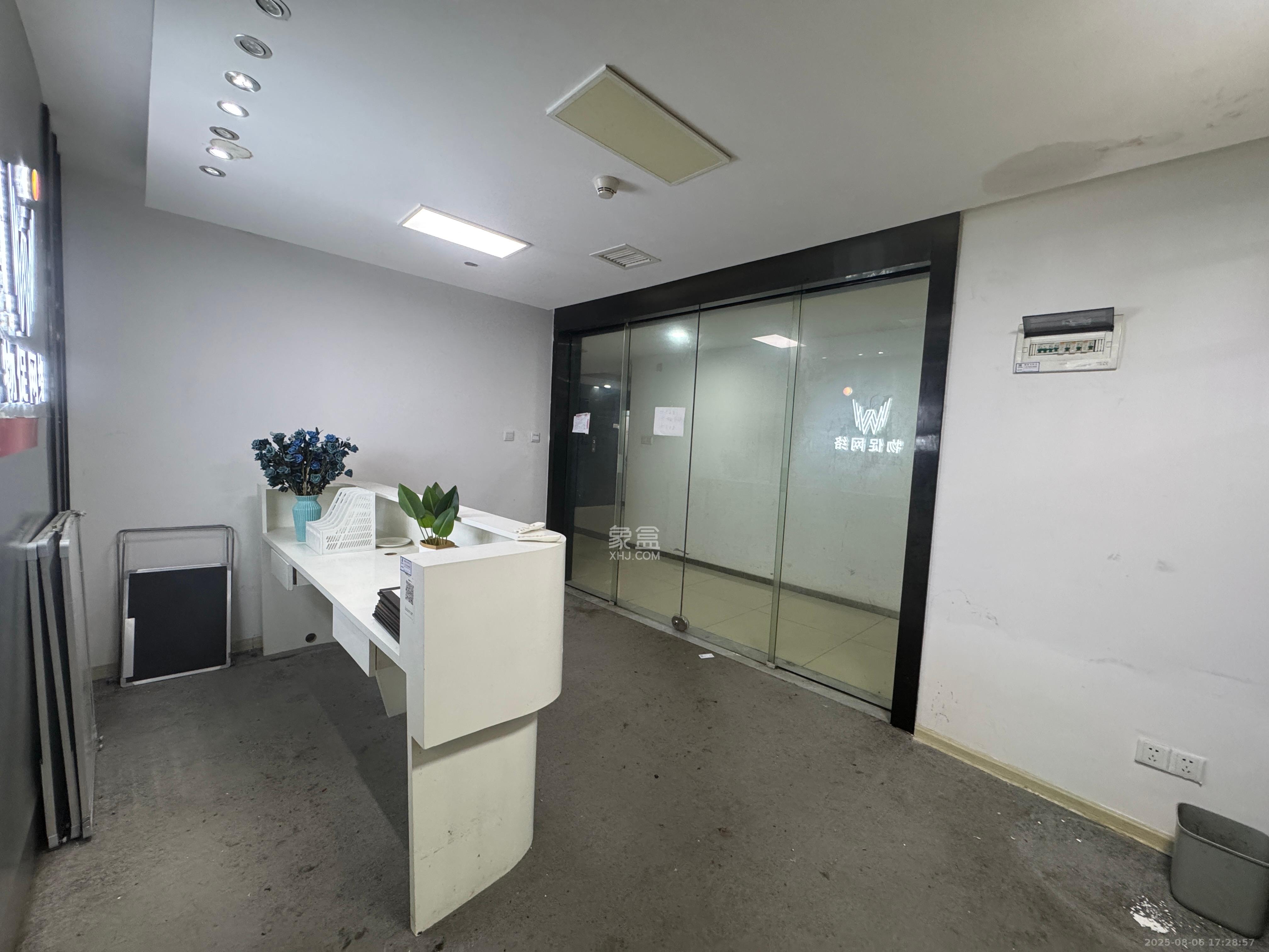 宇成朝阳广场  9室1厅0卫   6900.00元/月室内图