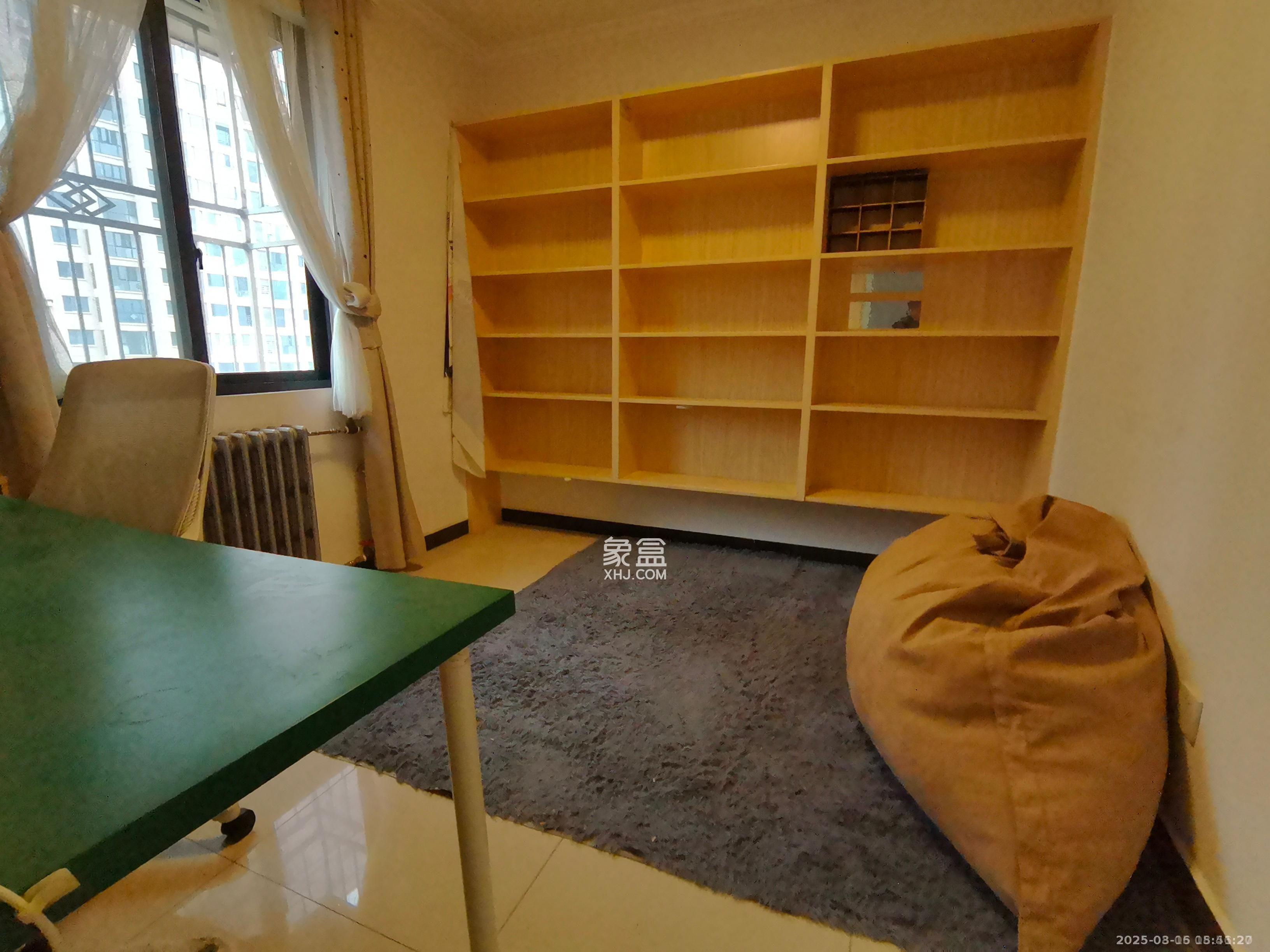 颐美园 4室1厅1卫 3200.0元/月 颐美园 4室1厅1卫 3200.0元/月室内图