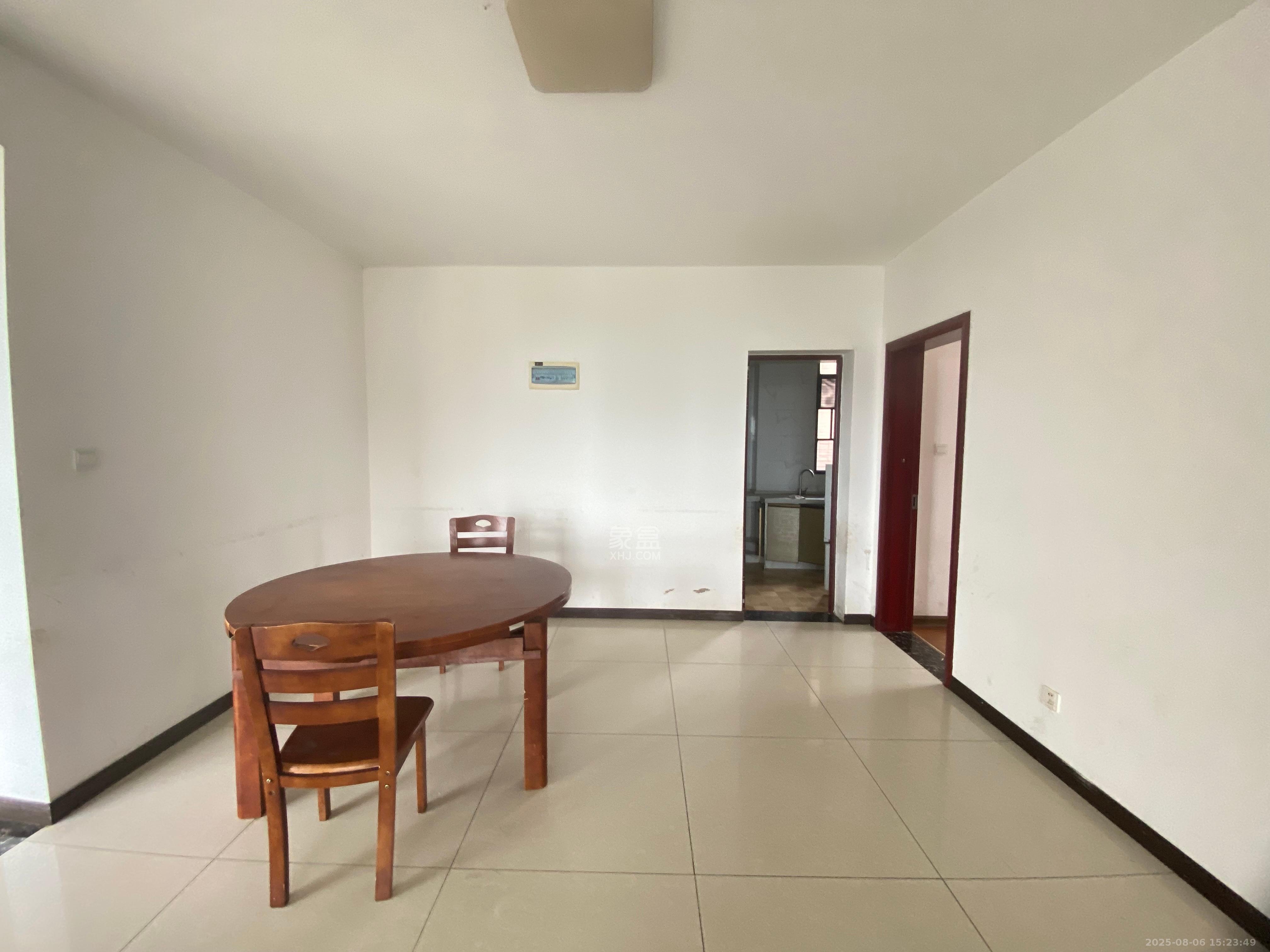 极目楚天 5室2厅2卫 2800.0元/月 极目楚天 5室2厅2卫 2800.0元/月室内图