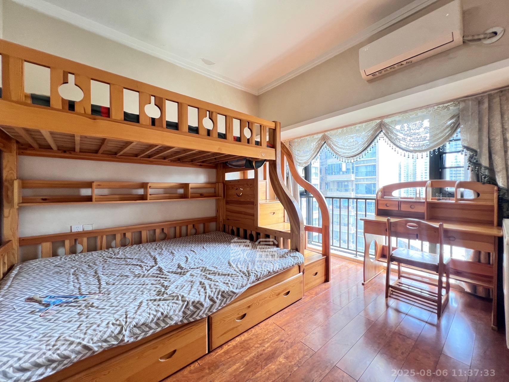 藏珑湖上国际花园 4室2厅2卫 4000.0元/月 藏珑湖上国际花园 4室2厅2卫 4000.0元/月室内图