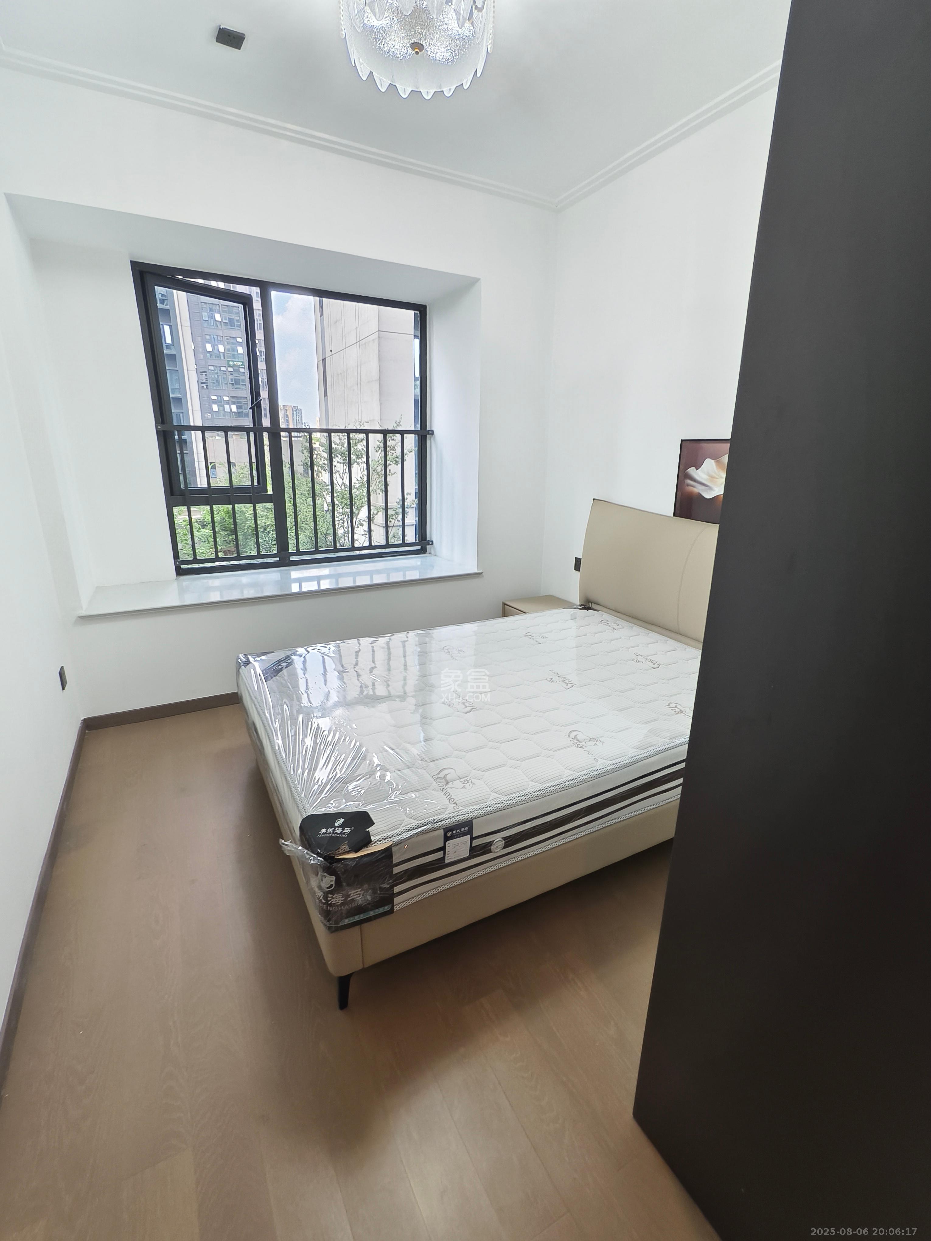 绿地V岛 4室2厅2卫 4200.0元/月 绿地V岛 4室2厅2卫 4200.0元/月室内图