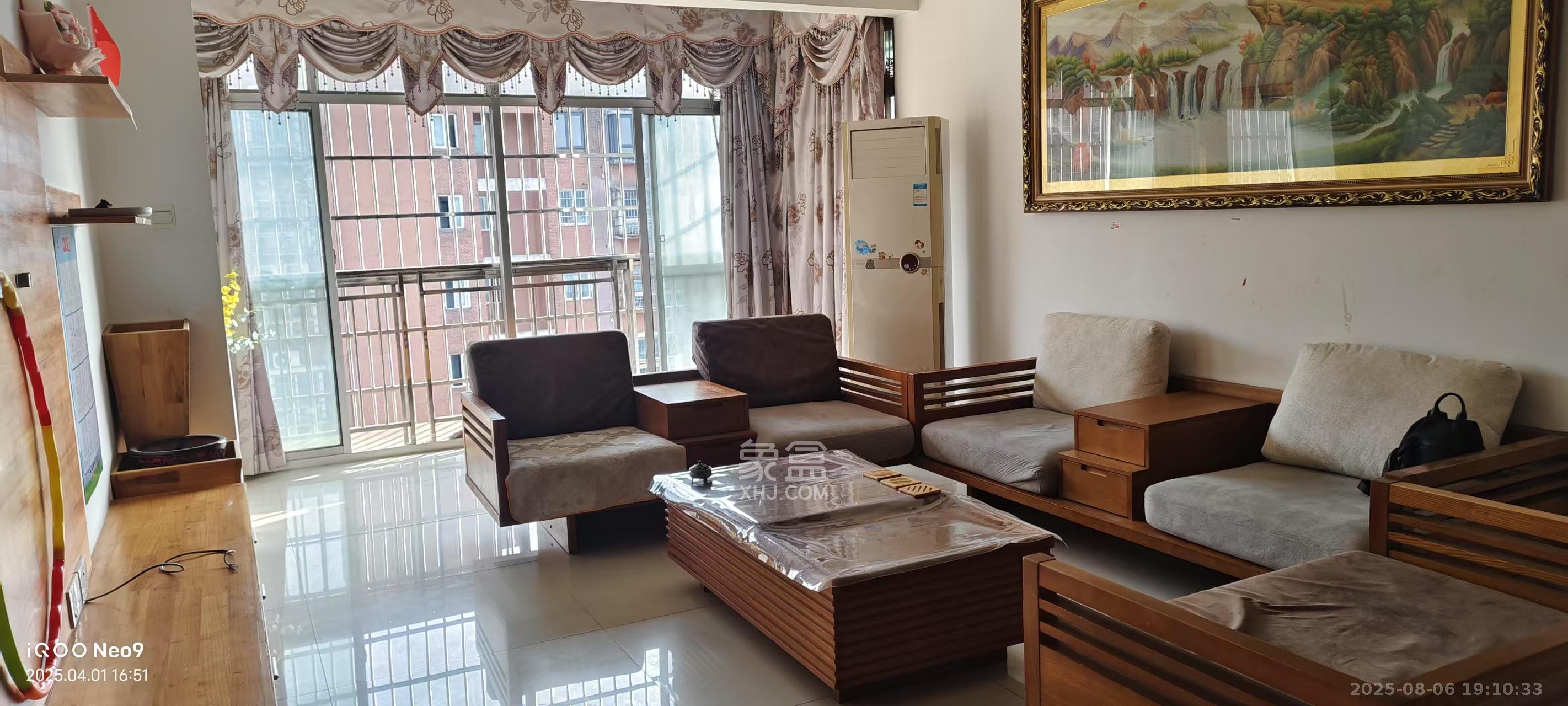 弘欣公寓 4室2厅1卫 2400.0元/月 弘欣公寓 4室2厅1卫 2400.0元/月室内图