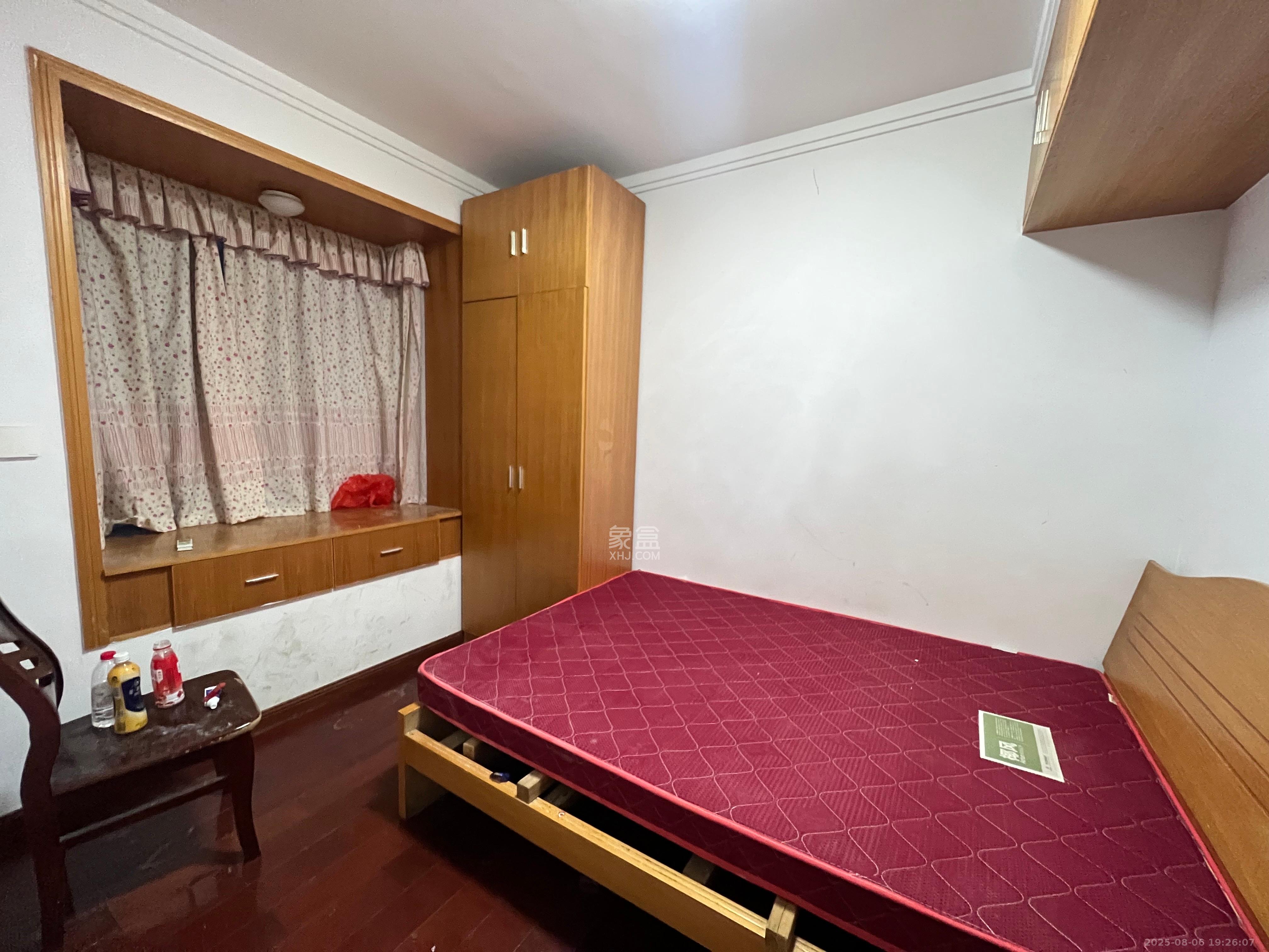 德润园 3室2厅1卫 2200.0元/月 德润园 3室2厅1卫 2200.0元/月室内图