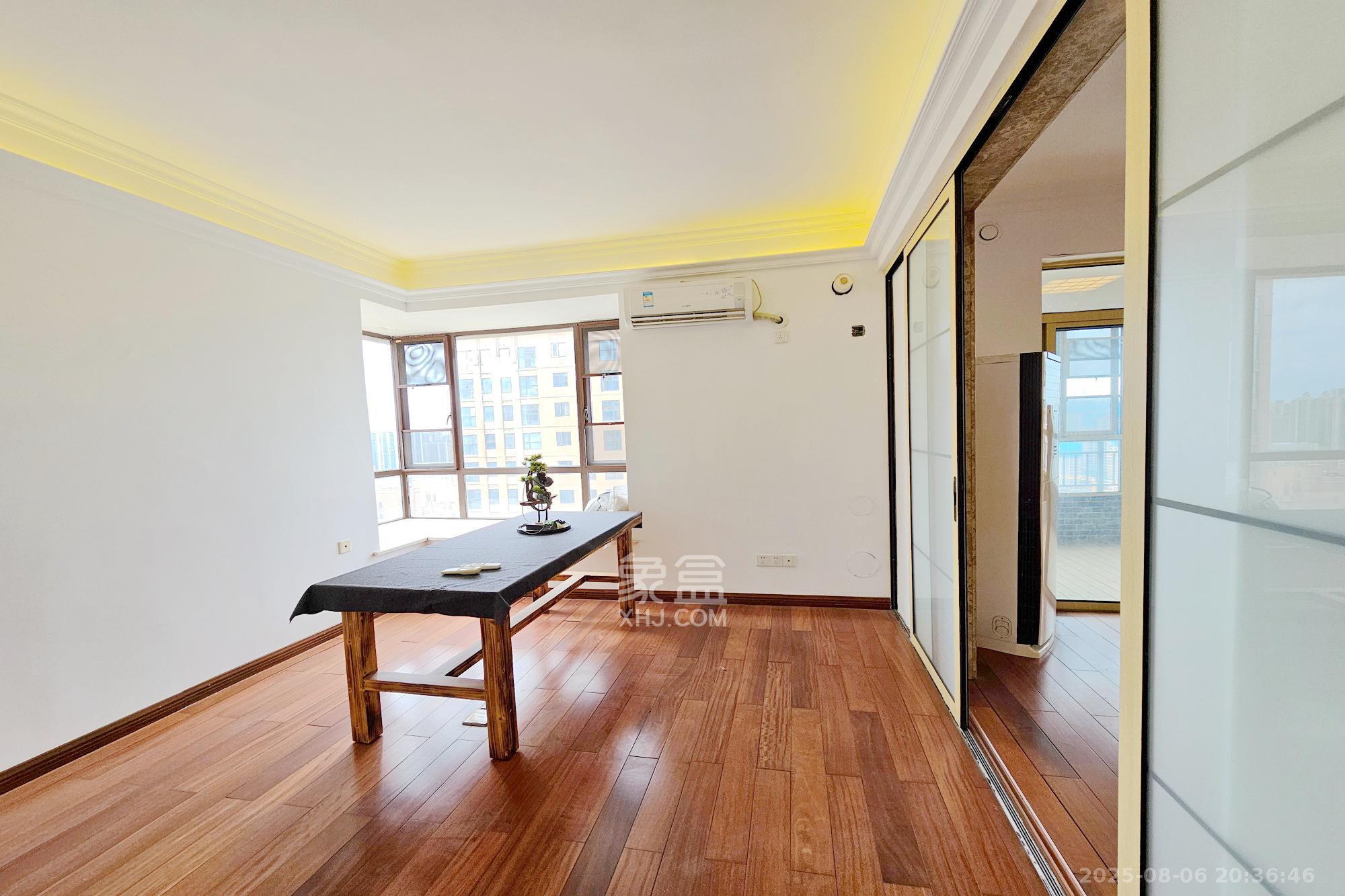 融科檀香山(融科紫檀、香山国际)  4室2厅2卫    189.0万 融科檀香山(融科紫檀、香山国际)  4室2厅2卫    189.0万卧室