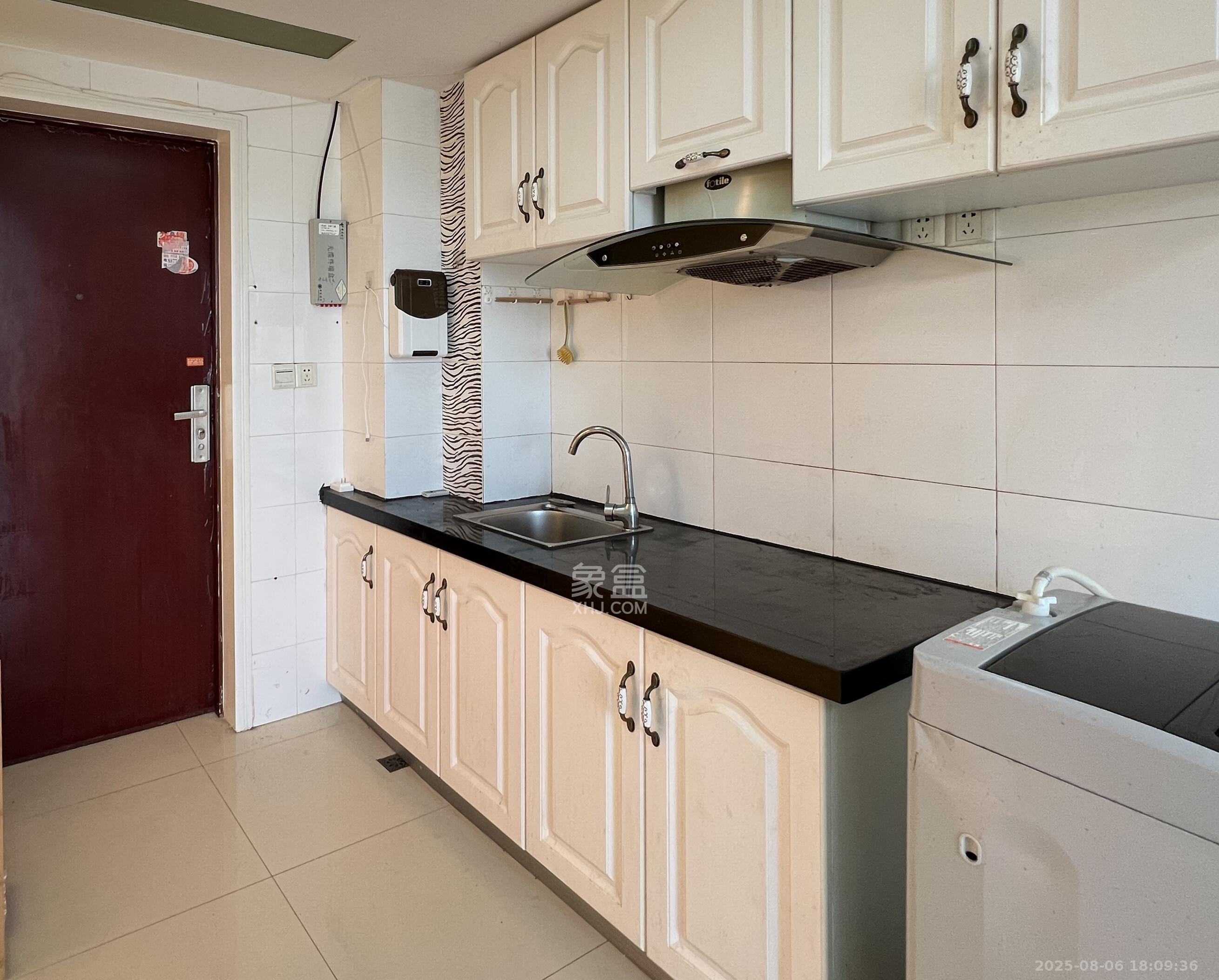 英尚国际  1室1厅1卫    2400.0元/月 英尚国际  1室1厅1卫    2400.0元/月室内图1