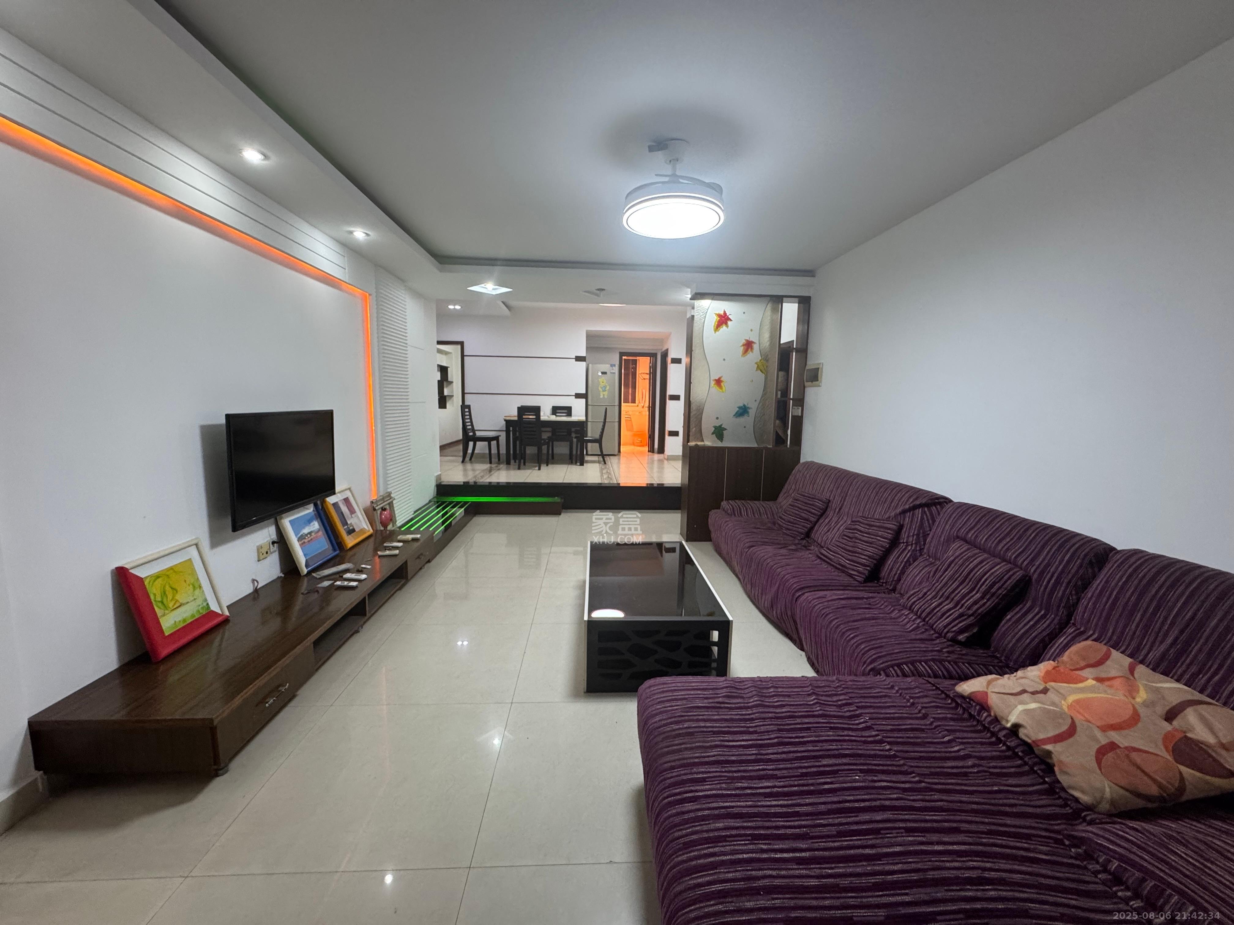 运通馨苑 3室2厅2卫 2500.0元/月 运通馨苑 3室2厅2卫 2500.0元/月室内图