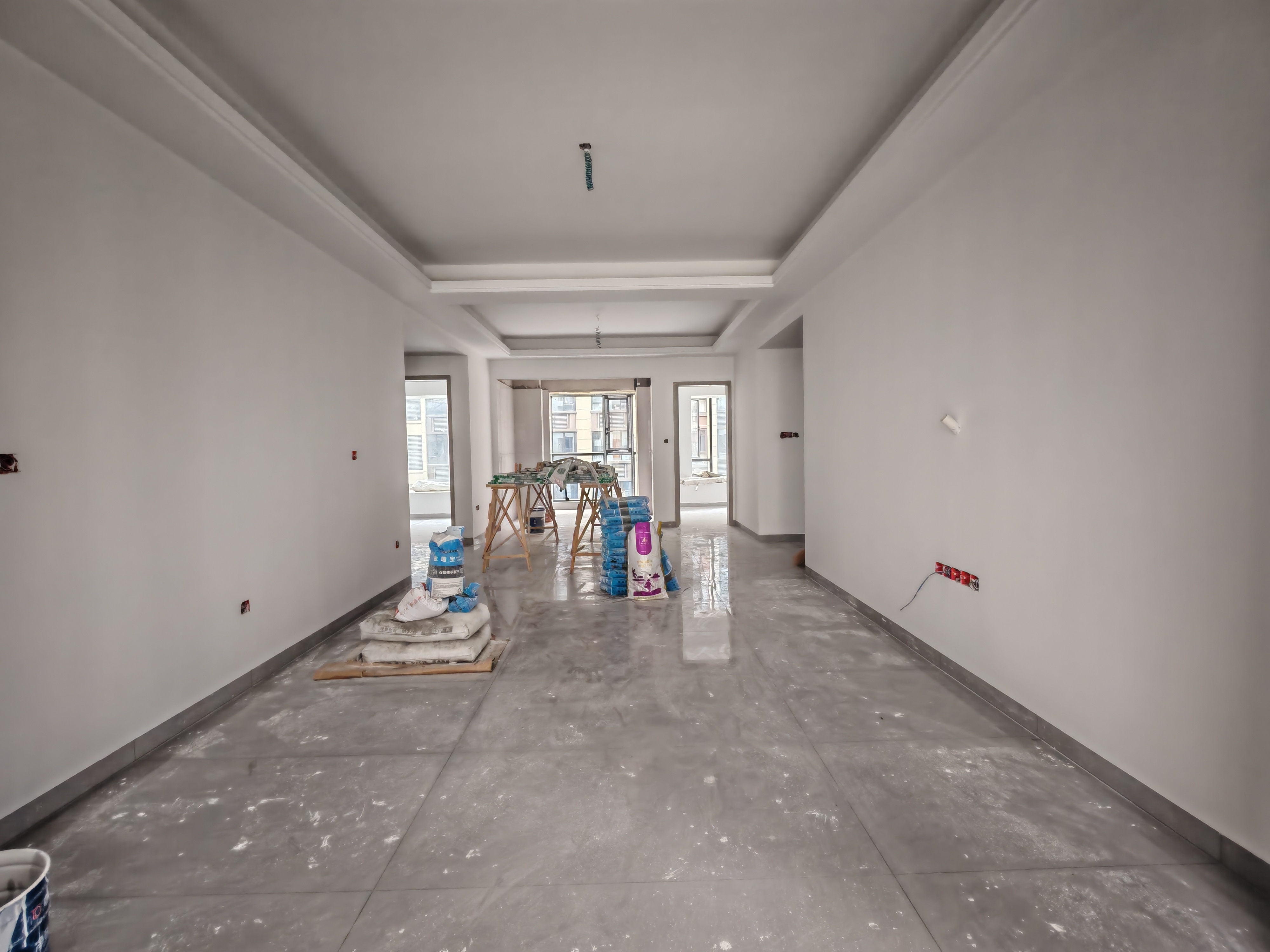 荣盛华府 4室2厅2卫 2800.0元/月 荣盛华府 4室2厅2卫 2800.0元/月室内图