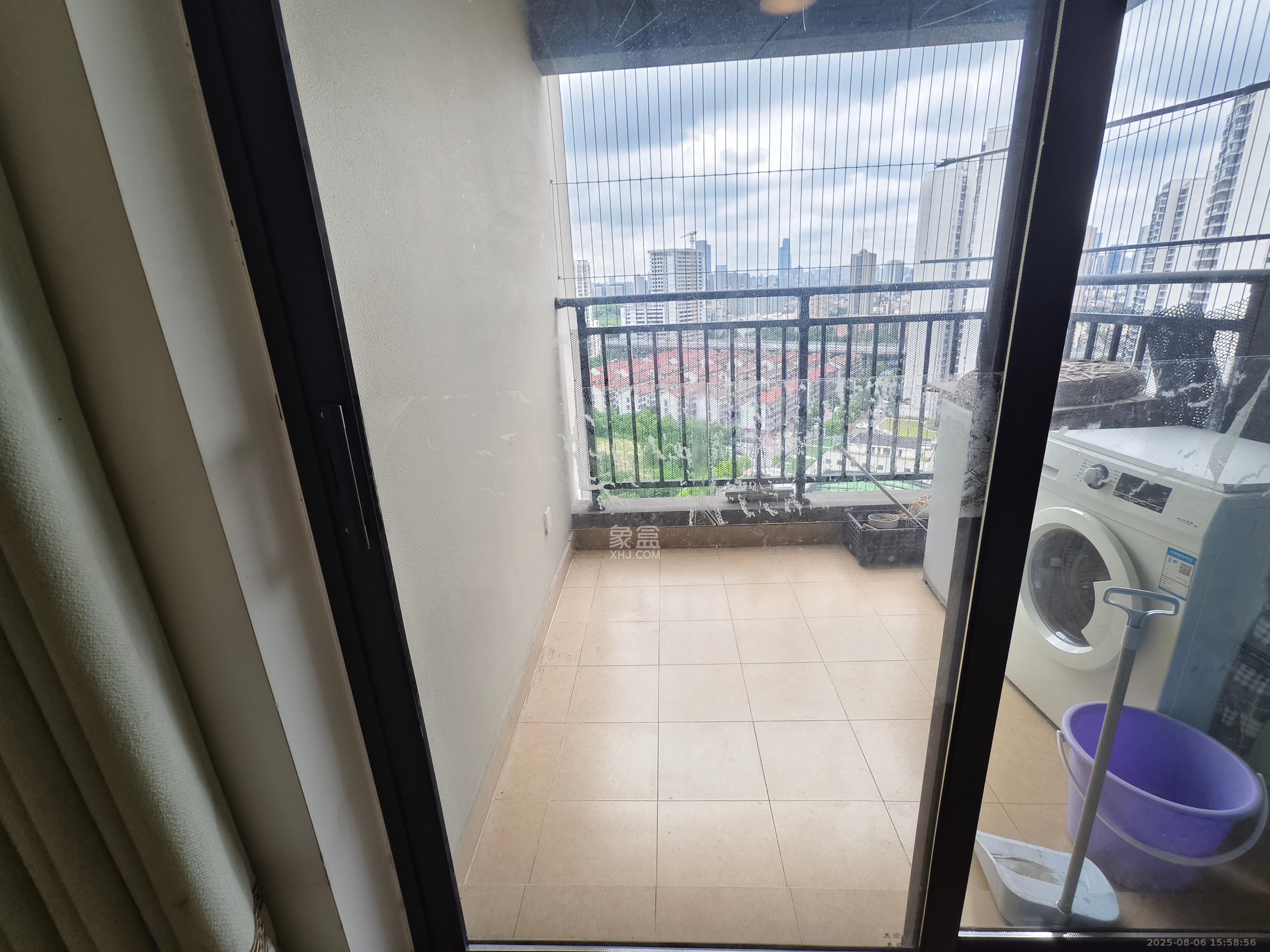 万科金域蓝湾  3室2厅2卫    2900.0元/月室内图