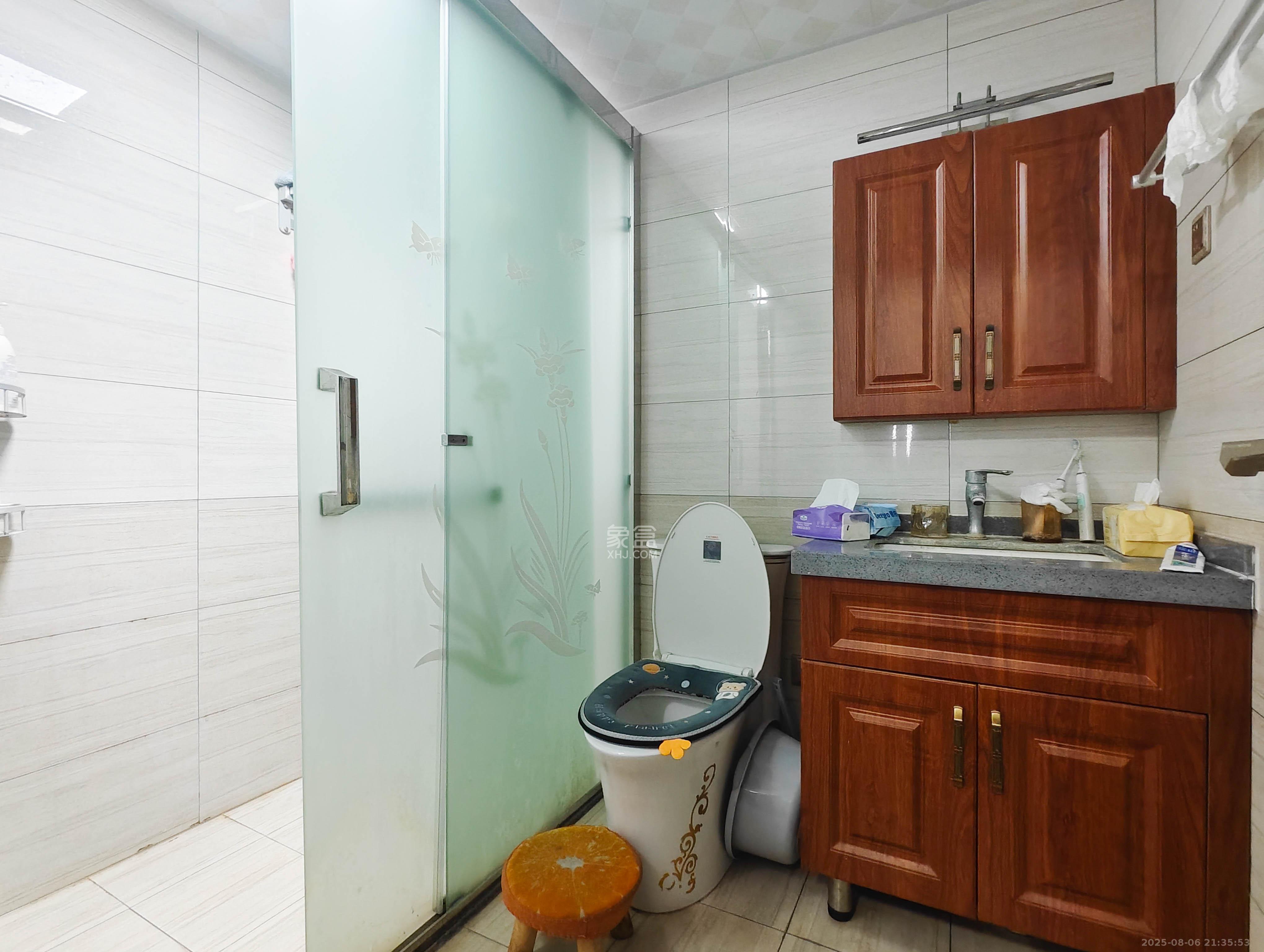 金谷豪庭  4室2厅2卫    78.0万 金谷豪庭  4室2厅2卫    78.0万卫生间